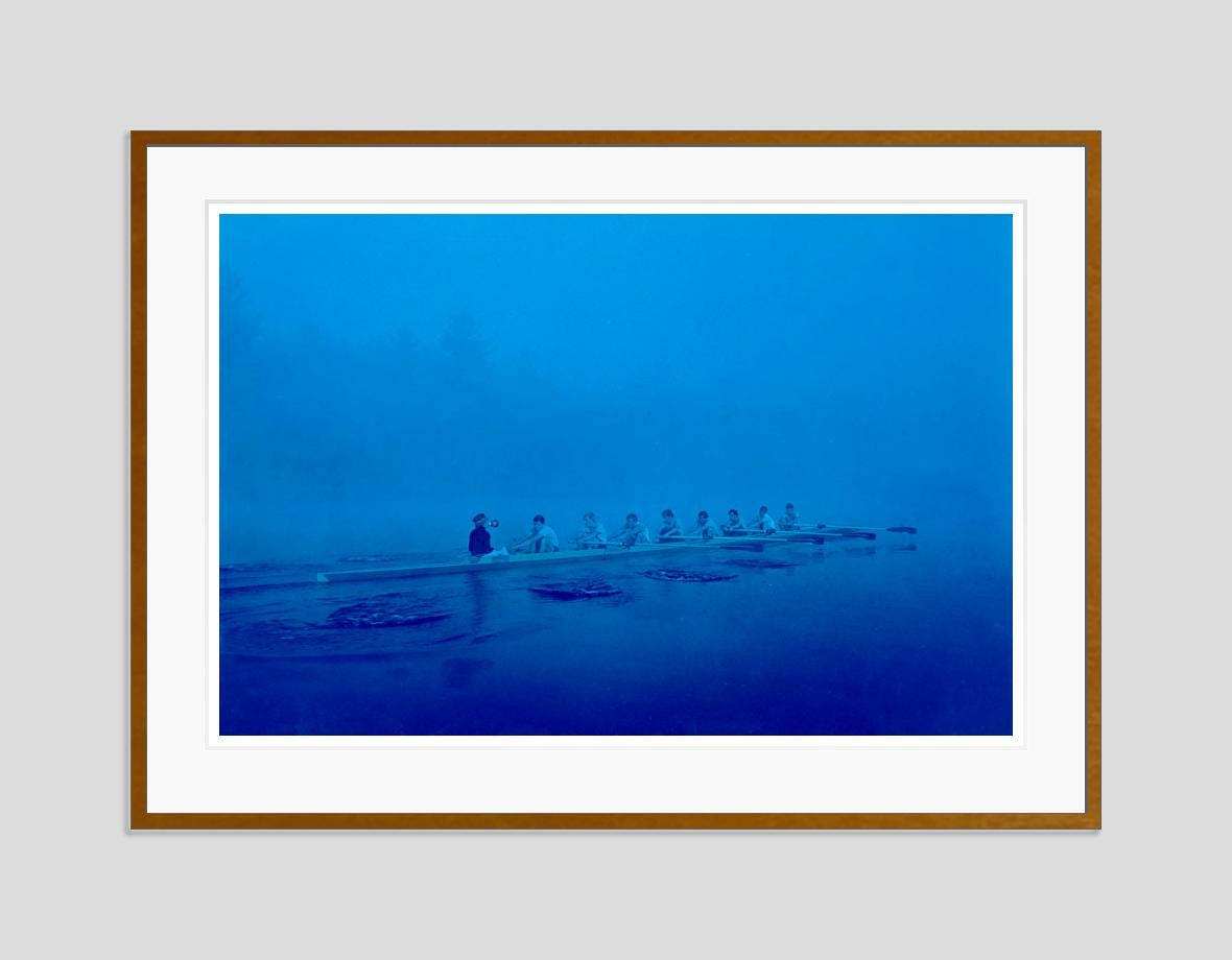 Eight Man Crew 1960 Oversize Limitierte Signatur gestempelte Auflage – Photograph von Toni Frissell