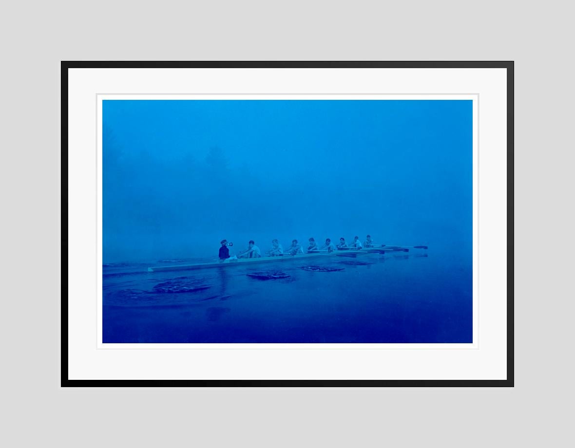Eight Man Crew 1960 Oversize Limitierte Signatur gestempelte Auflage (Blau), Color Photograph, von Toni Frissell