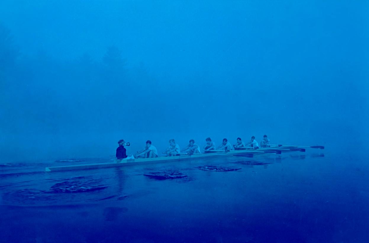 Toni Frissell Color Photograph – Eight Man Crew 1960 Oversize Limitierte Signatur gestempelte Auflage