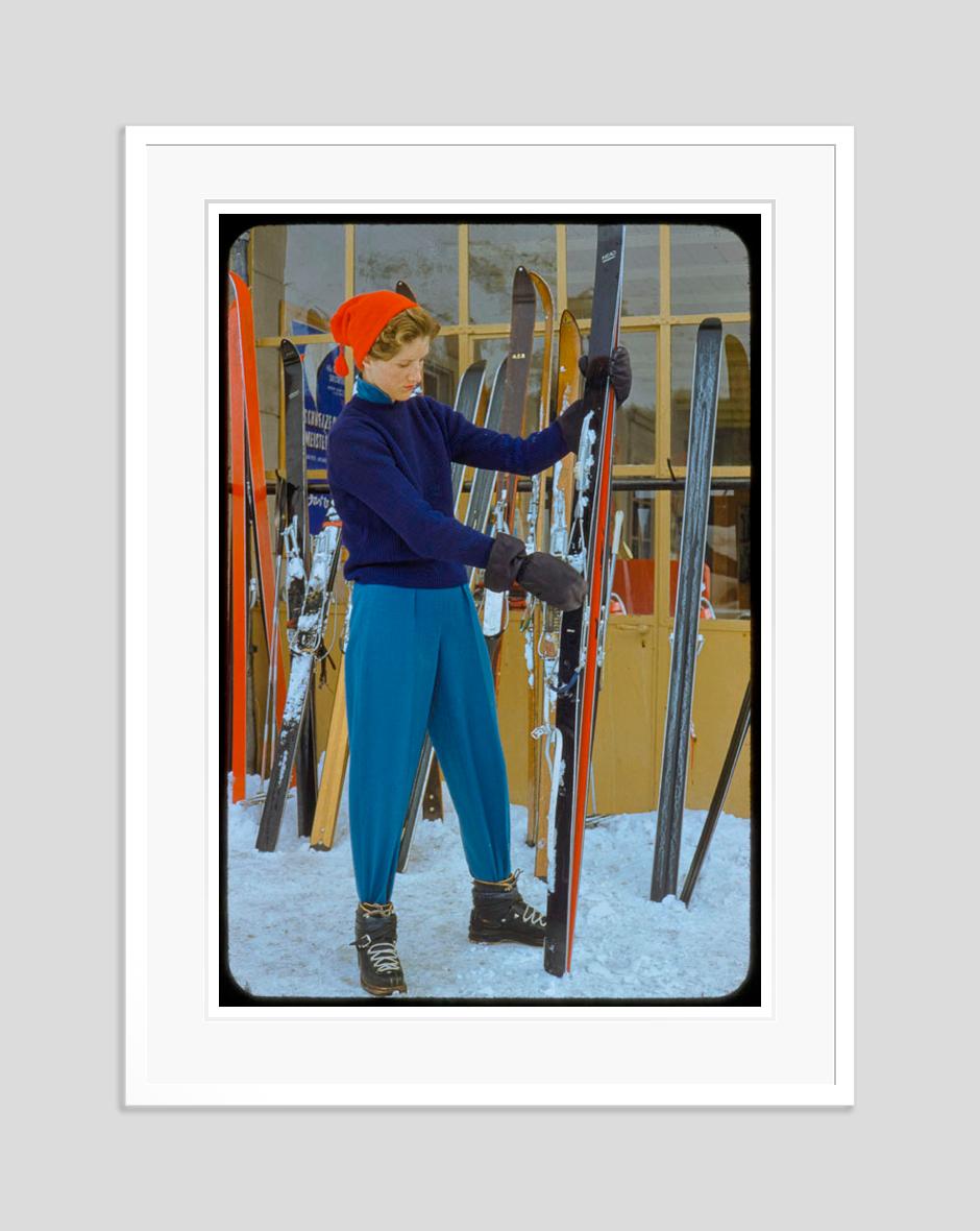 Getting Ready 1955 Edizione limitata con timbro della firma - Color Photograph Nero di Toni Frissell