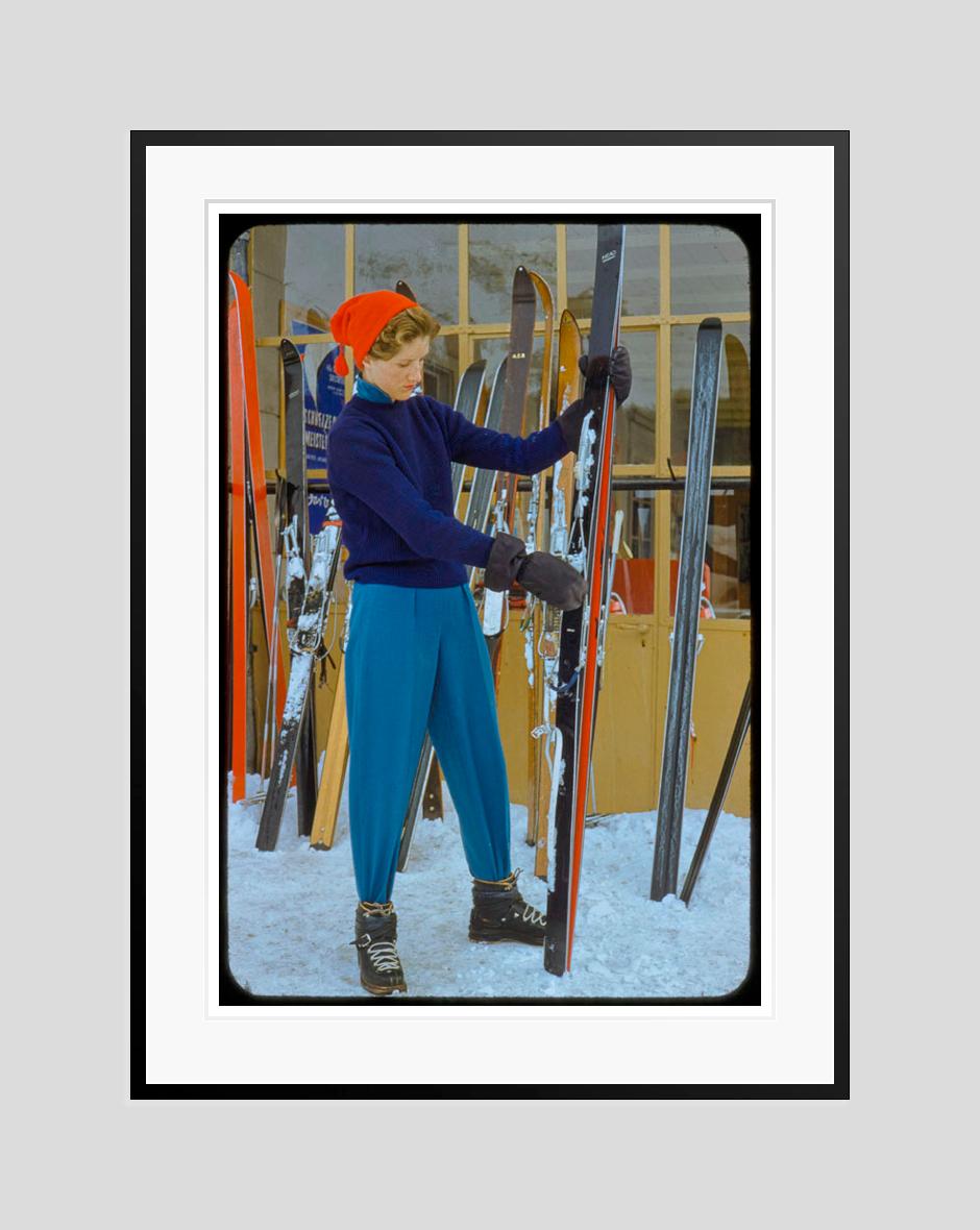 Getting Ready 

1955

A stylish female skier prepares her skis

by Toni Frissell

40 x 30