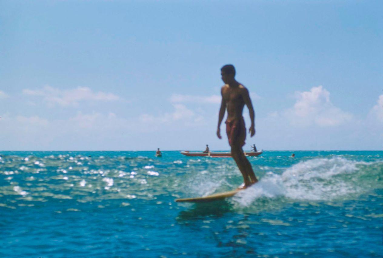 Toni Frissell Color Photograph – Hawaiianische Szenen, 1957, limitierte, gestempelte Auflage