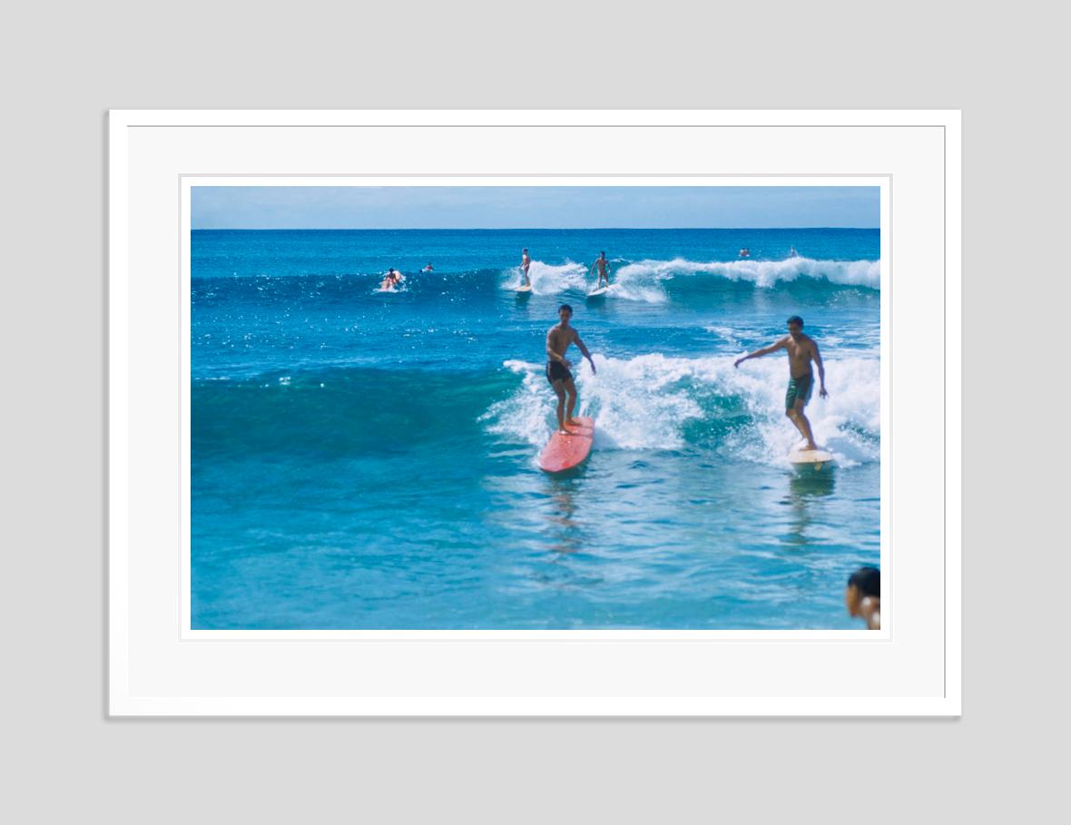 Escenas hawaianas 1957 Edición limitada sobredimensionada con sello de firma - Photograph Moderno de Toni Frissell