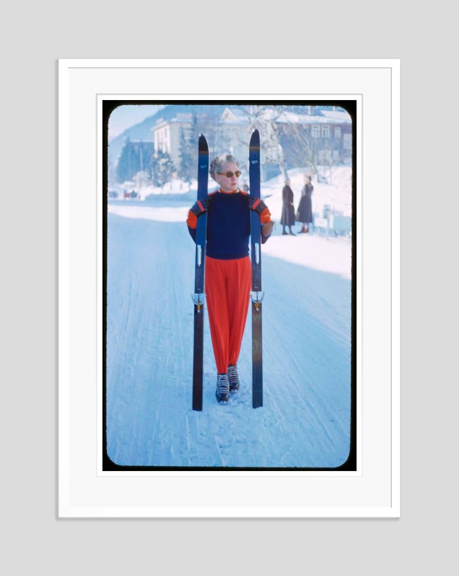 Ice Cool 1955  Edizione limitata con timbro della firma - Photograph Moderno di Toni Frissell