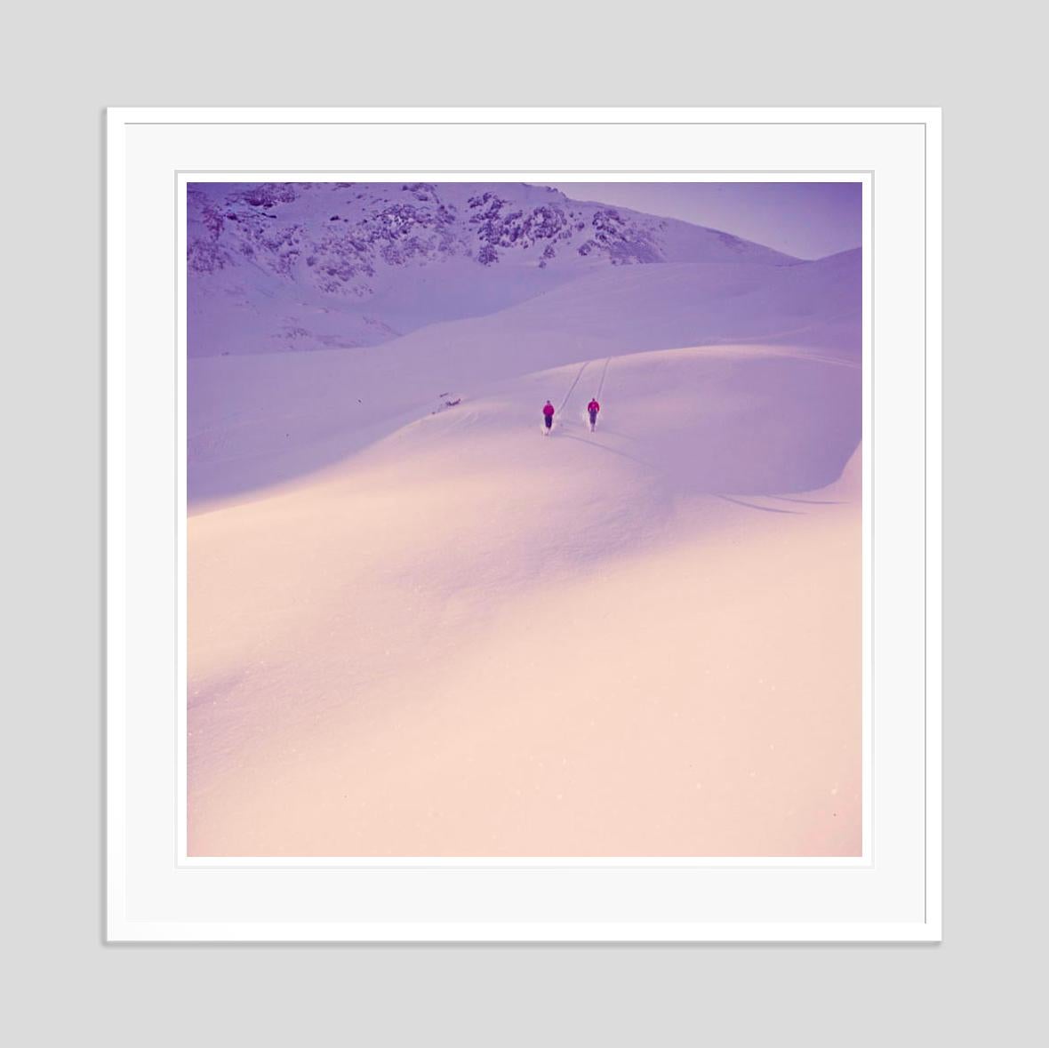 Mountain Top 1951, limitierte, gestempelte Auflage – Photograph von Toni Frissell