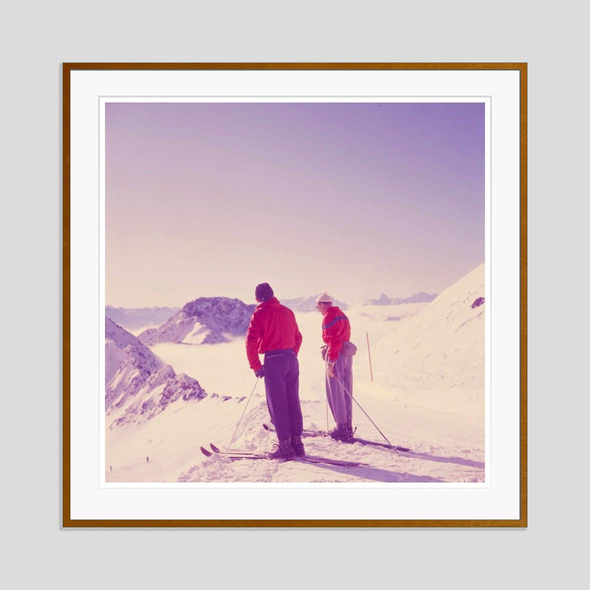 Mountain Top 1951 Oversize Limited Signature Stamped Edition – Photograph von Toni Frissell