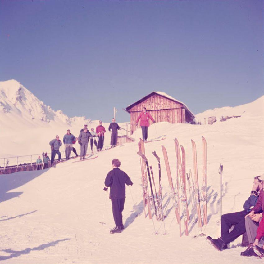 Color Photograph de Toni Frissell - Mountain Top 1951 Edición limitada sobredimensionada con sello de firma