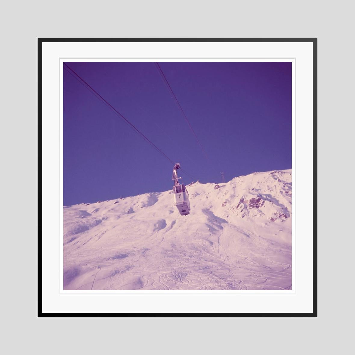 Mountain Top 1954 Oversize Limited Signature Stamped Edition (Violett), Color Photograph, von Toni Frissell