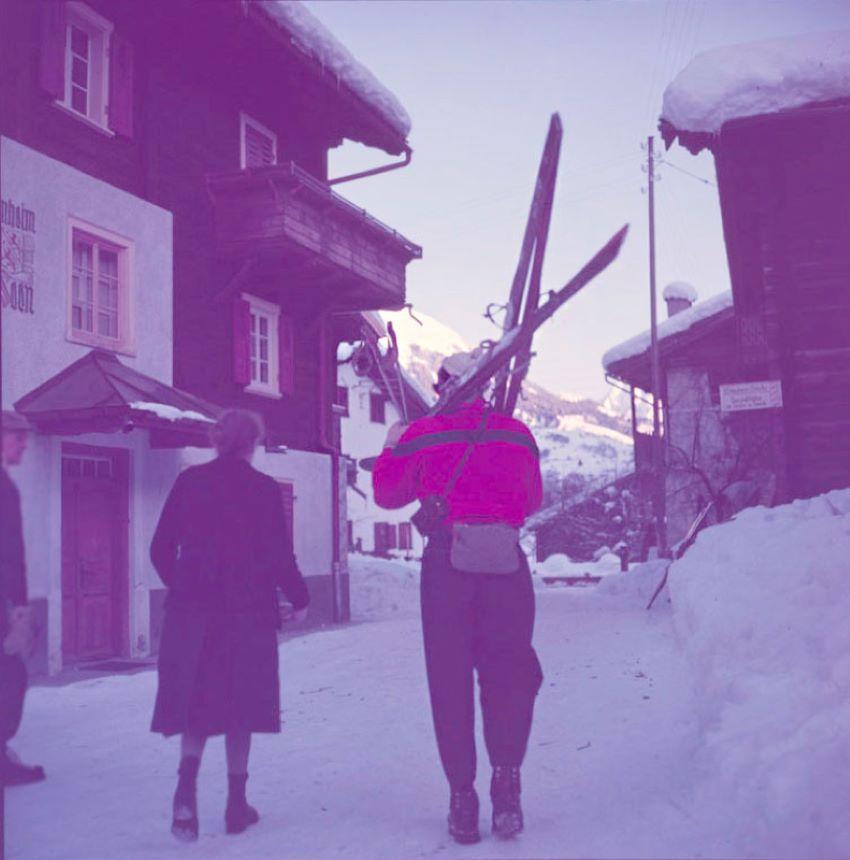 Color Photograph de Toni Frissell - Setting Out 1951 Edición limitada sobredimensionada con sello de firma