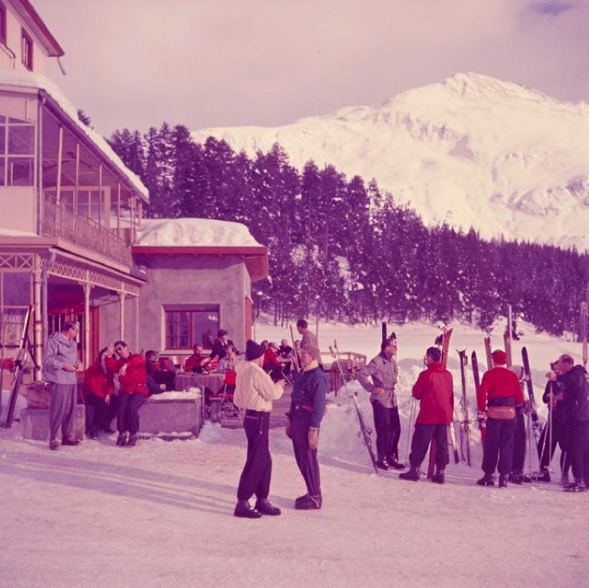 Color Photograph Toni Frissell - Talk de ski - 1951 - Édition limitée estampillée 