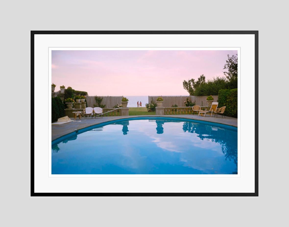 Sunset By The Pool 

1962

People watch the sunset over the ocean while standing by a swimming pool, 1962. 

by Toni Frissell

48 x 72