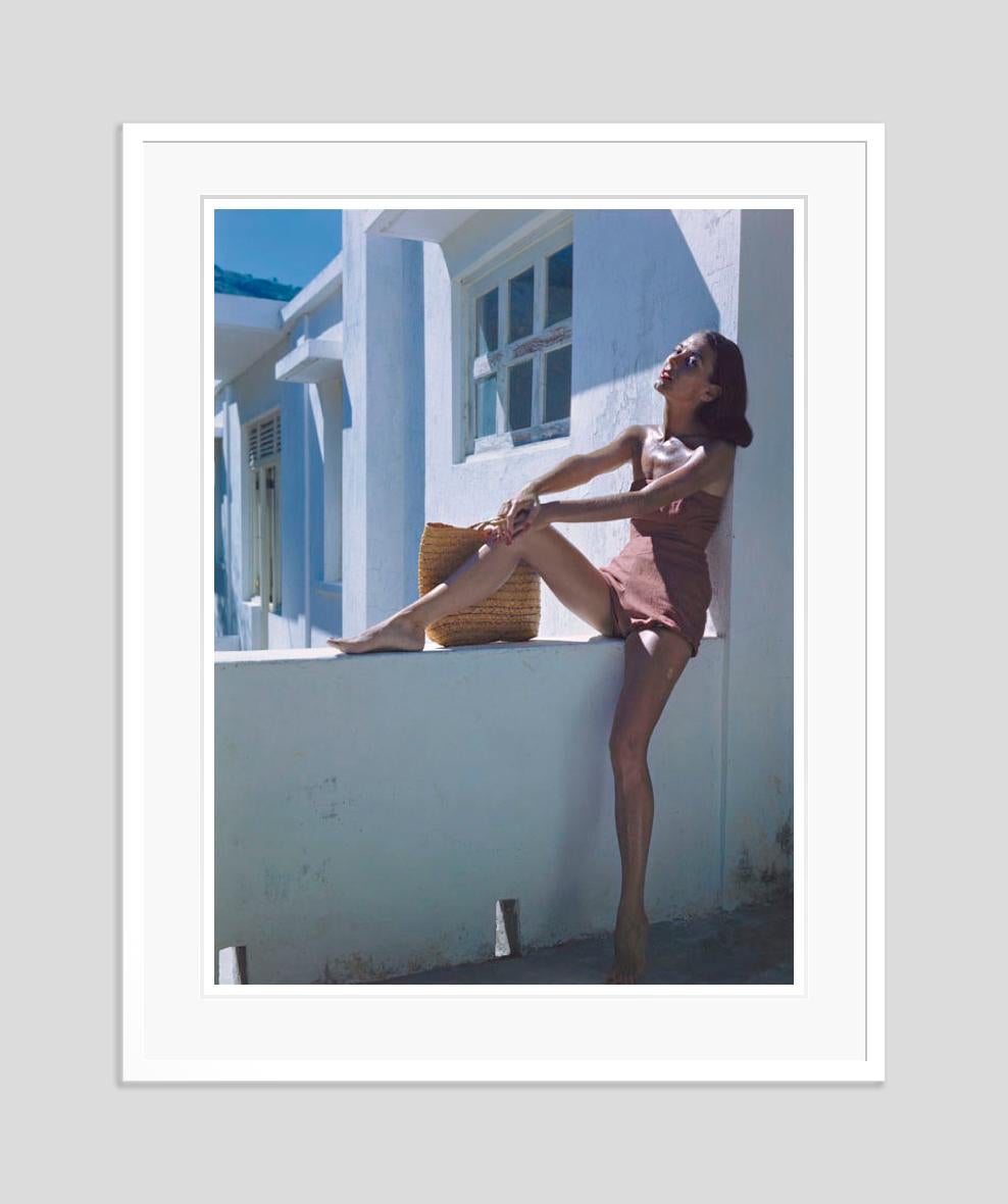 Costume da bagno 1946 Oversize Limited Signature Stamped Edition - Photograph Moderno di Toni Frissell