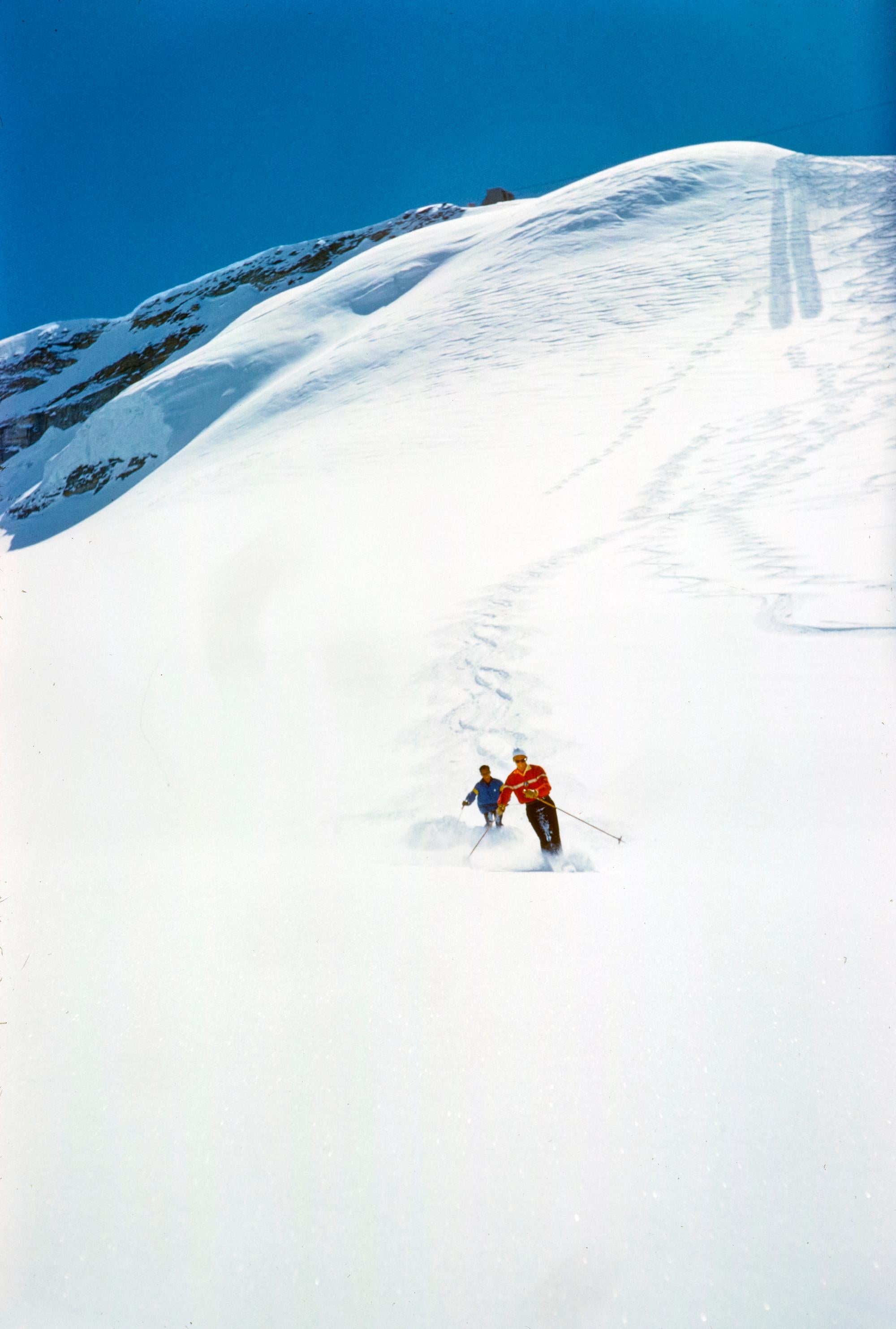 Toni Frissell Landscape Photograph – The Perfect Piste 1960, limitierte, gestempelte Auflage
