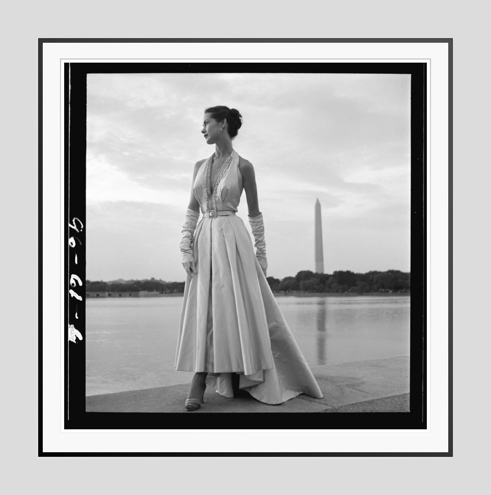 Washington Monument Fashion Shoot 
1949

Fashion model posing in an evening gown with Tidal Basin and Washington Monument in the background, USA

by Toni Frissell

60 x 60” / 152 x 152 cm paper size 
Archival pigment print
unframed 
(framing