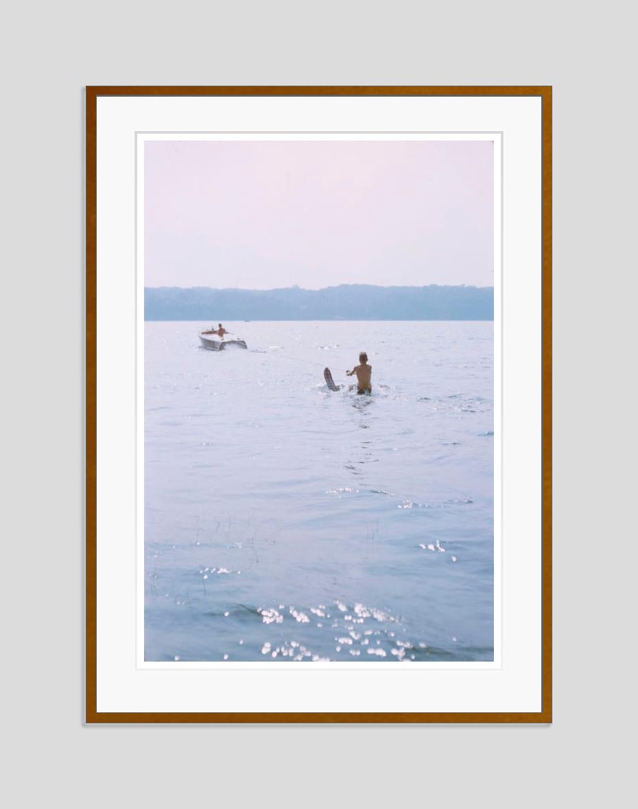 Sci nautico 1956 Edizione limitata e firmata Oversize - Photograph di Toni Frissell