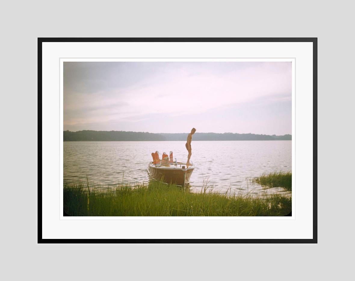 Wasserskifahren 1956 Übergroße, limitierte, gestempelte Auflage (Grau), Color Photograph, von Toni Frissell