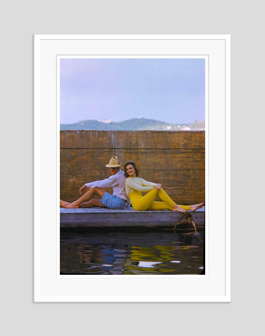 Am Wasser auf den Bermudas  1960 Oversize Limited Signature Stamped Edition (Moderne), Photograph, von Toni Frissell