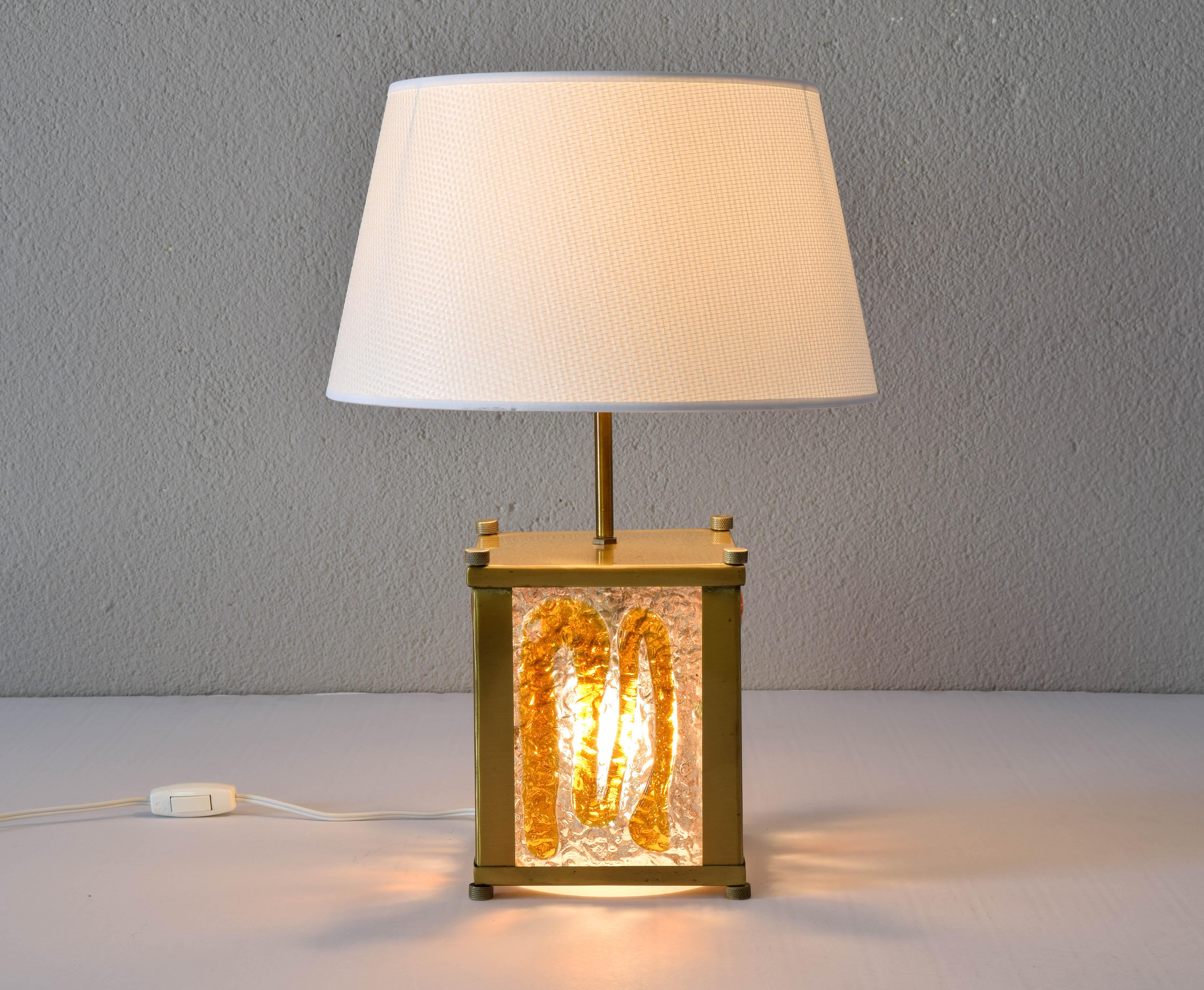 Lampe de bureau moderne italienne Mazzega en verre de Murano ambré et laiton de style Zuccheri  en vente 3