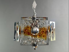 Toni Zuccheri attributable 1970s Mazzega Murano Space Age 3-light pendant lamp.