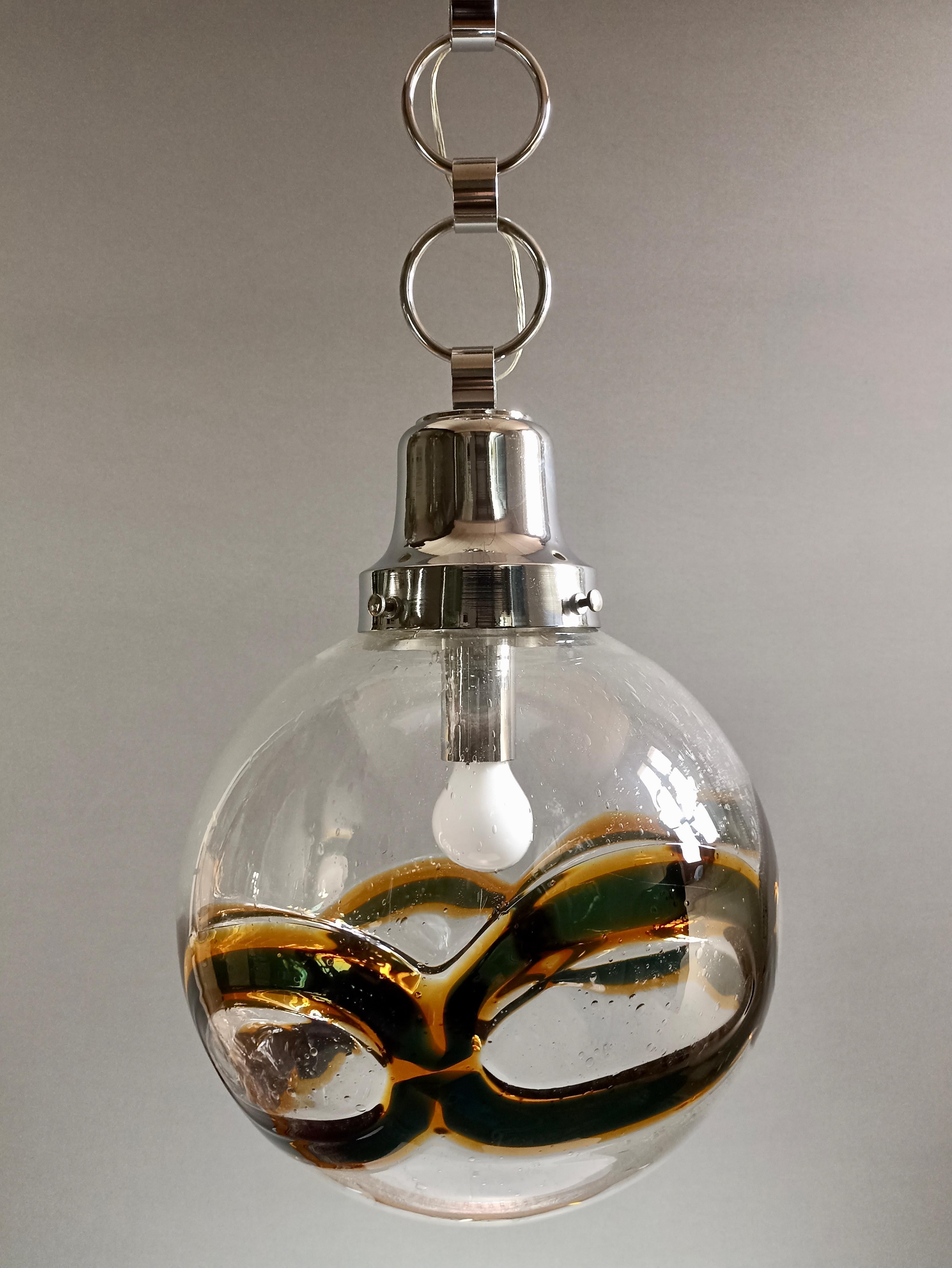 Milieu du XXe siècle Grande lampe à suspension attribuée à Toni Zuccheri en verre d'art de Murano de l'ère spatiale, années 1960 en vente