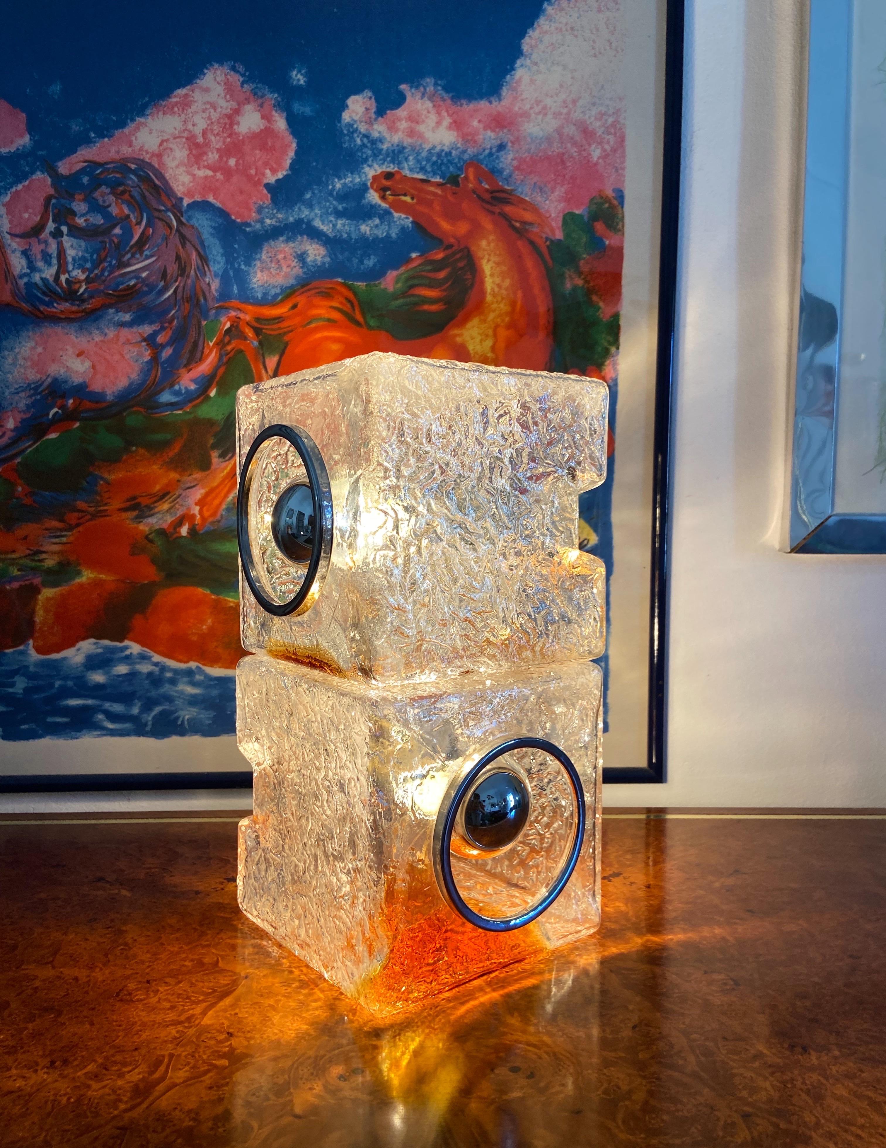 Italian Toni Zuccheri for VeArt Sculpture Cube Design Table-Light 1970s Murano Art Glass