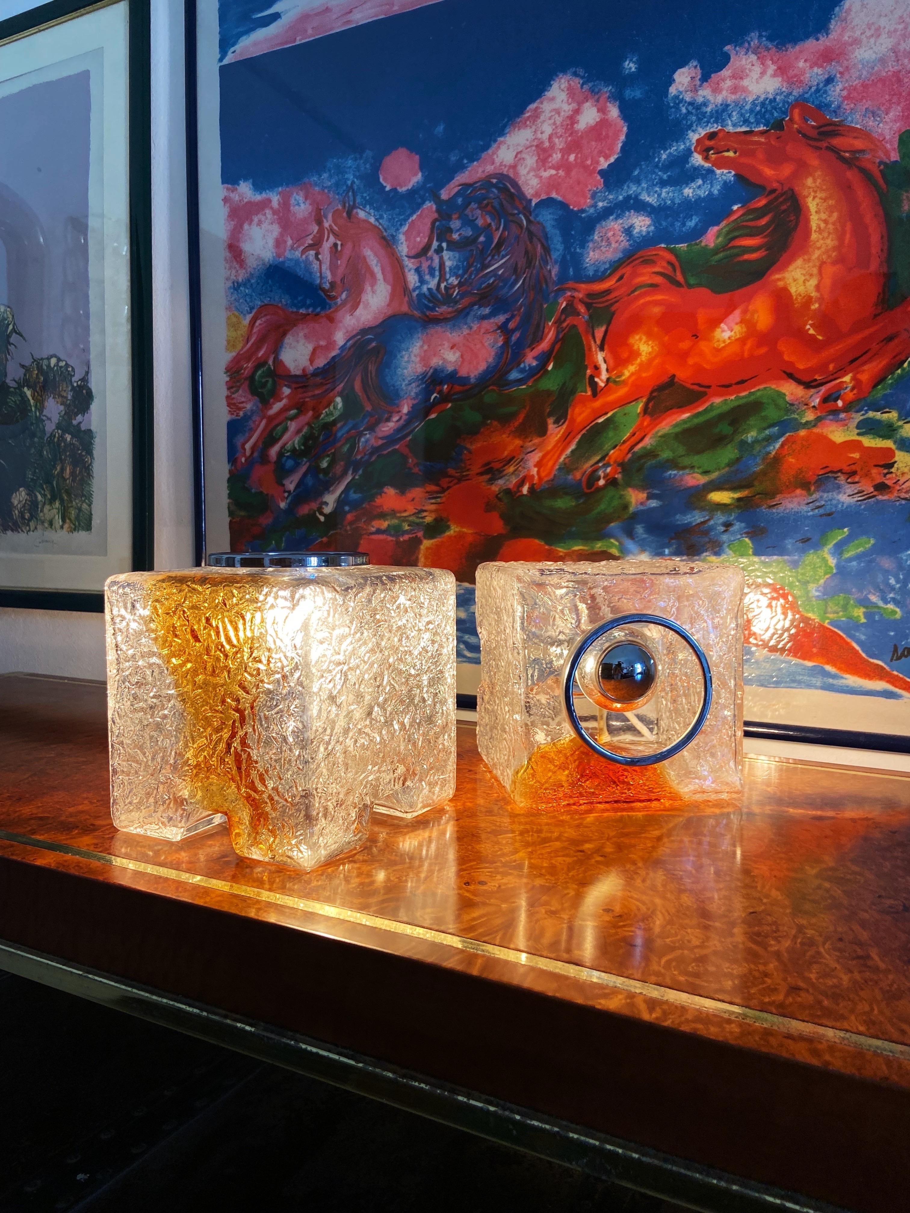 Metal Toni Zuccheri for VeArt Sculpture Cube Design Table-Light 1970s Murano Art Glass