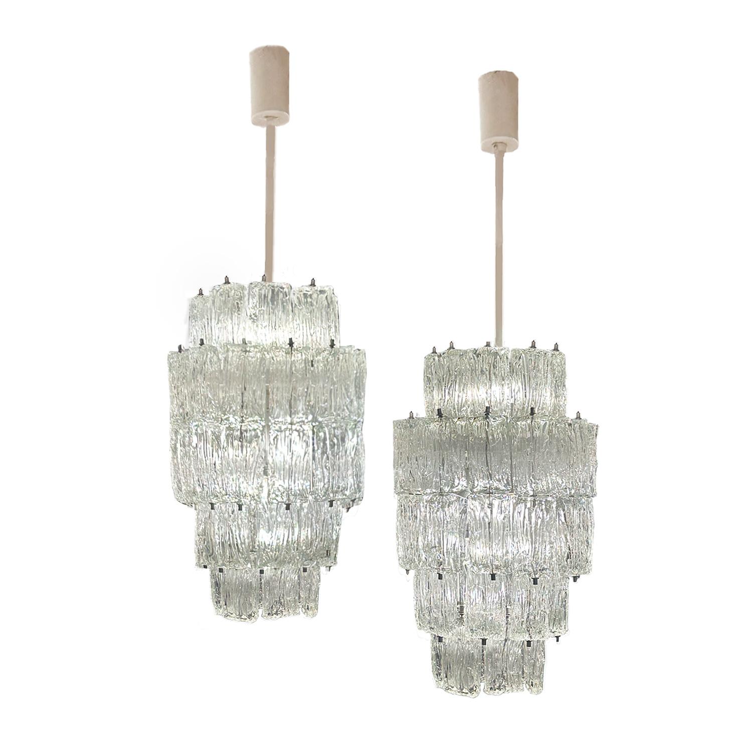 Toni Zuccheri for Venini Murano Corteccia Glass Chandelier 1960s. In Good Condition For Sale In New York, NY