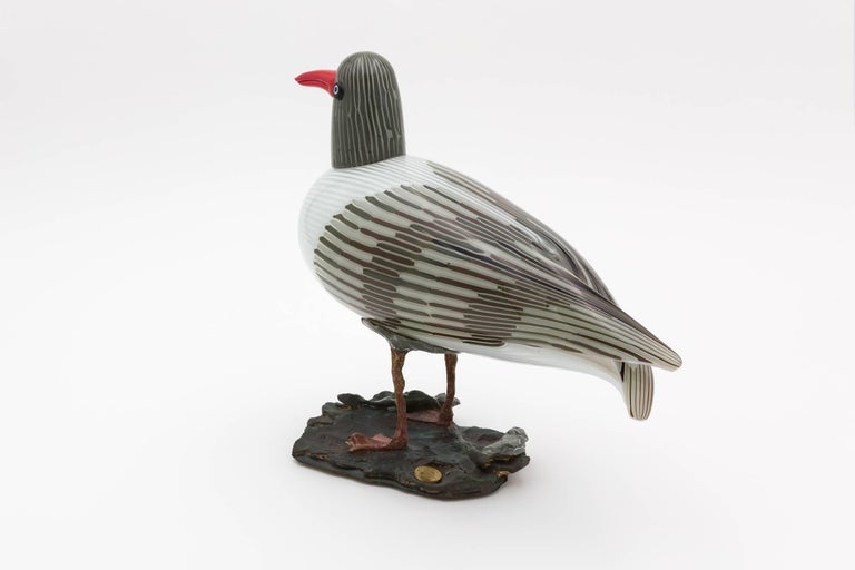 Gabbiano (seagull) bird figurine, designed by Toni Zuccheri for Venini.
Blown glass bird on bronze feet.
This bird is part of the first series of animals created by Toni Zuccheri for Venini called 
