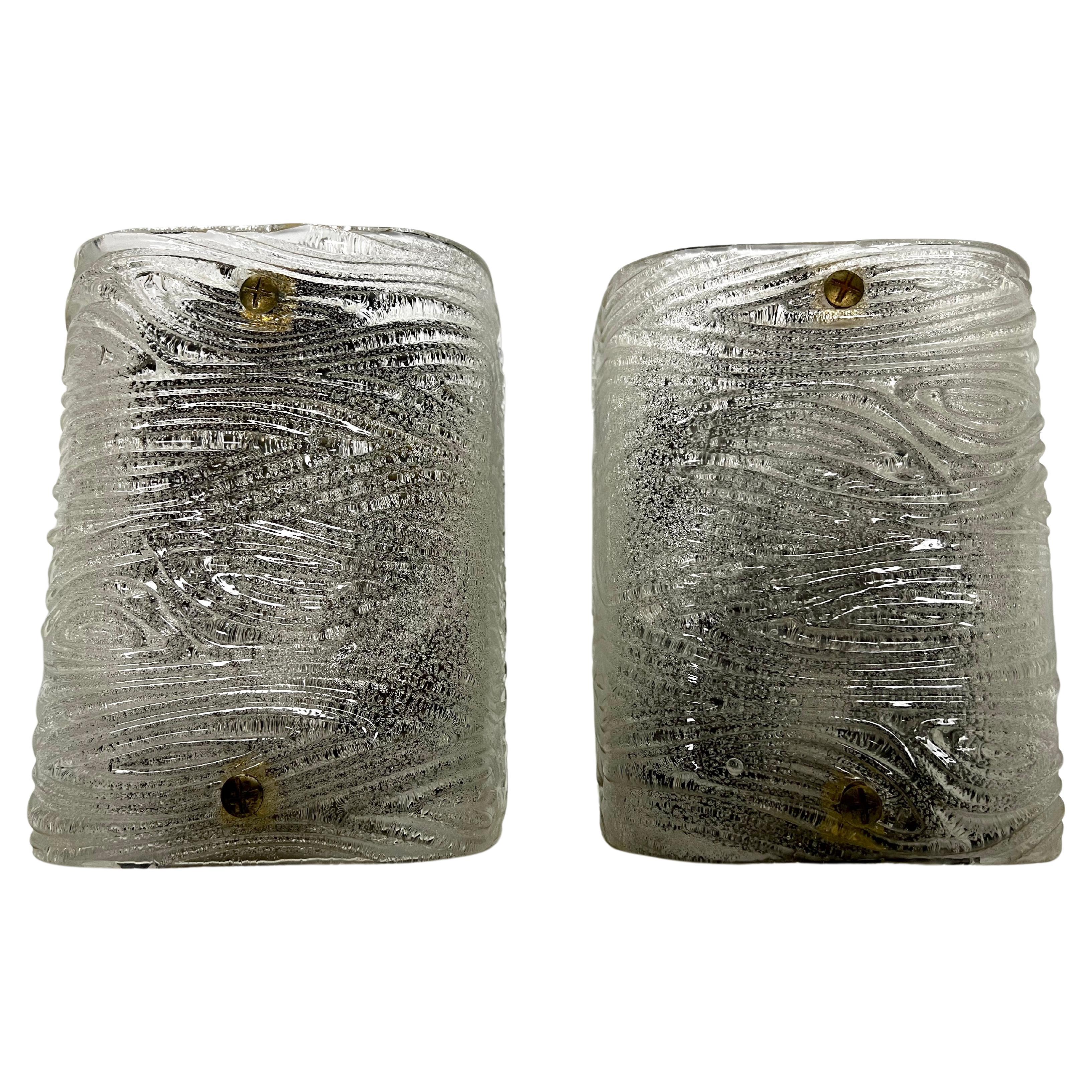 Toni Zuccheri, Mid-Century pair of corteccia Murano glass sconces for Venini. It For Sale