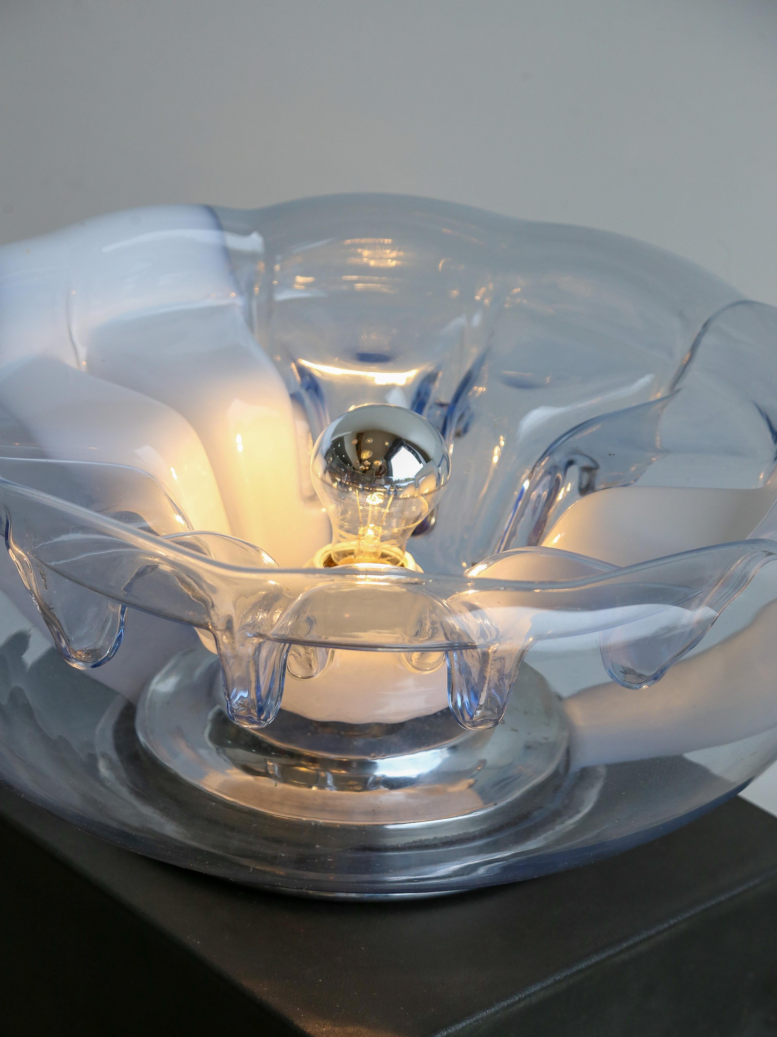 Toni Zuccheri Lámpara de mesa de cristal de Murano con base de metal Cristal de Murano en venta