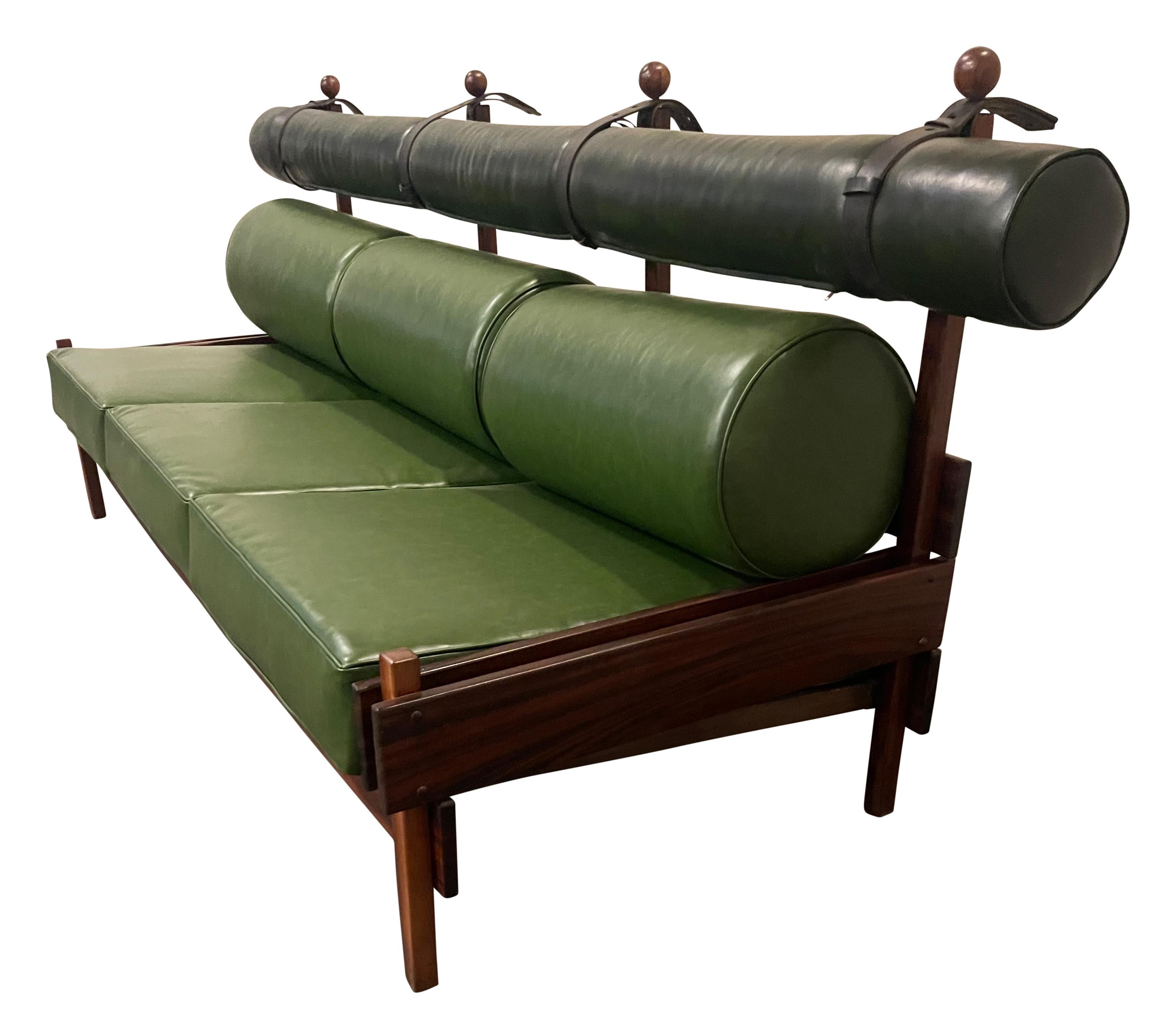 Canapé Tonico de Sergio Rodrigues, brésilien moderne du milieu du siècle 1963 Bon état - En vente à San Francisco, CA