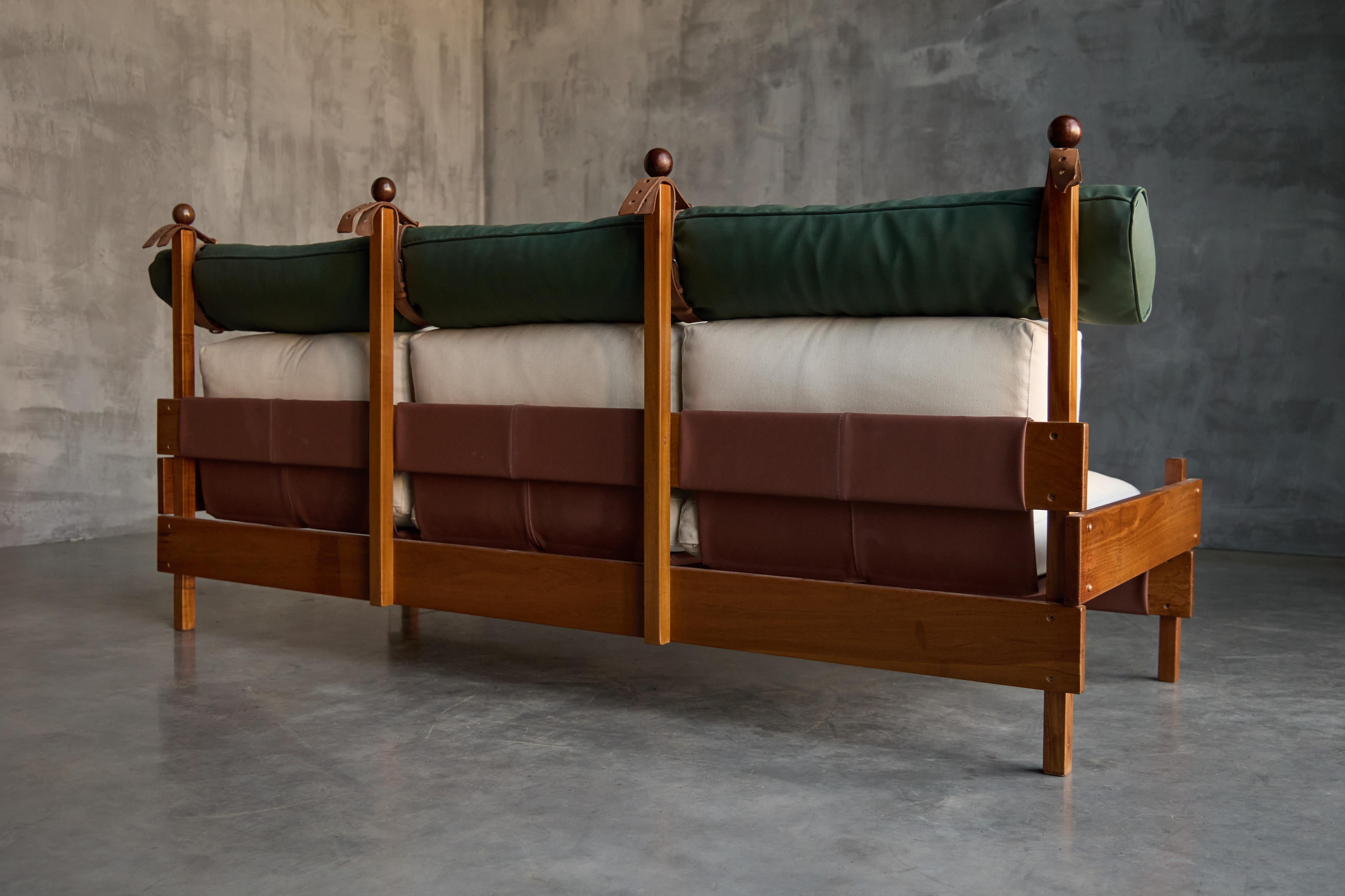 Dreisitziges Sofa „Tonico“ von Sergio Rodrigues, Brasilien, 1963 im Angebot 3