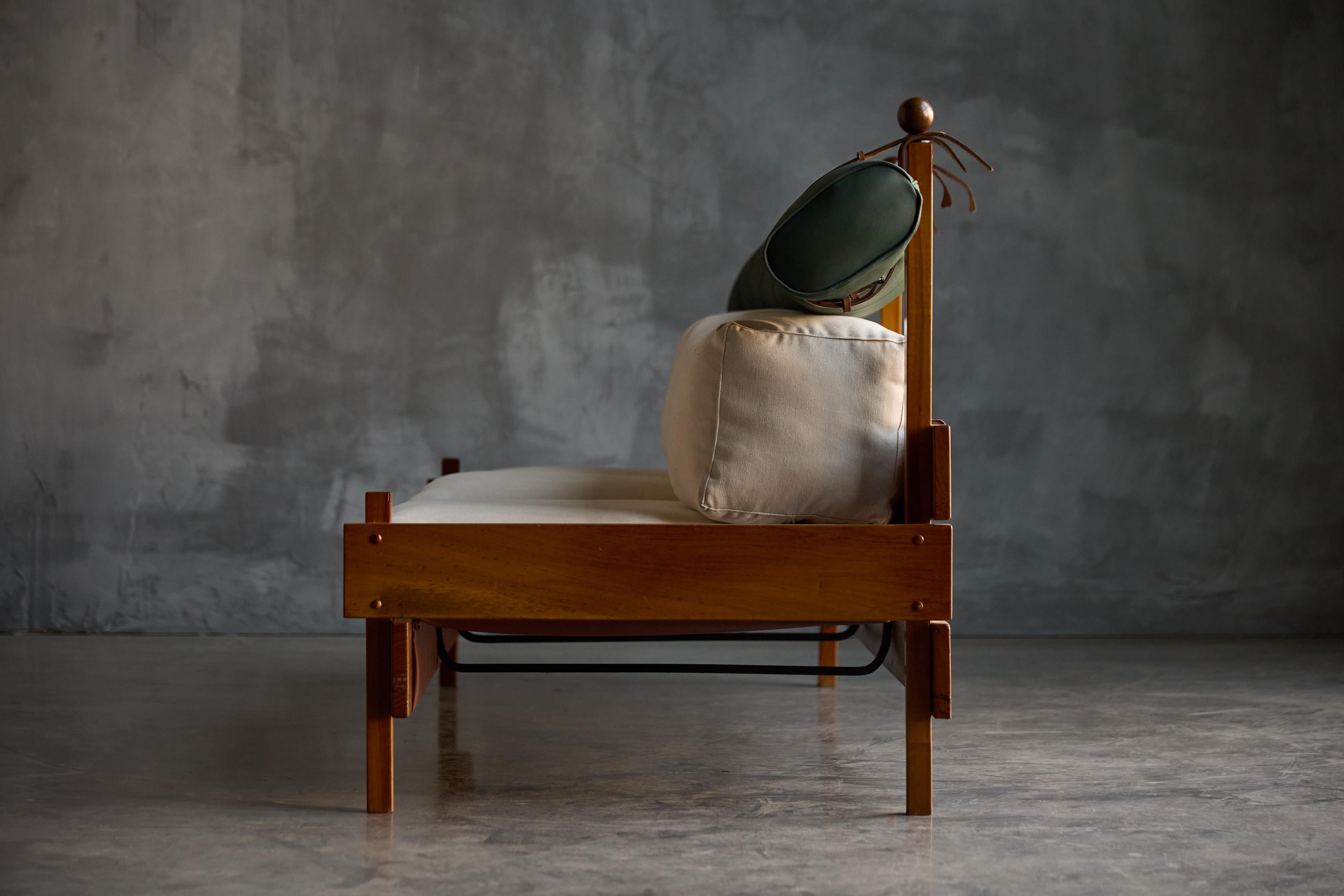 Dreisitziges Sofa „Tonico“ von Sergio Rodrigues, Brasilien, 1963 im Angebot 5