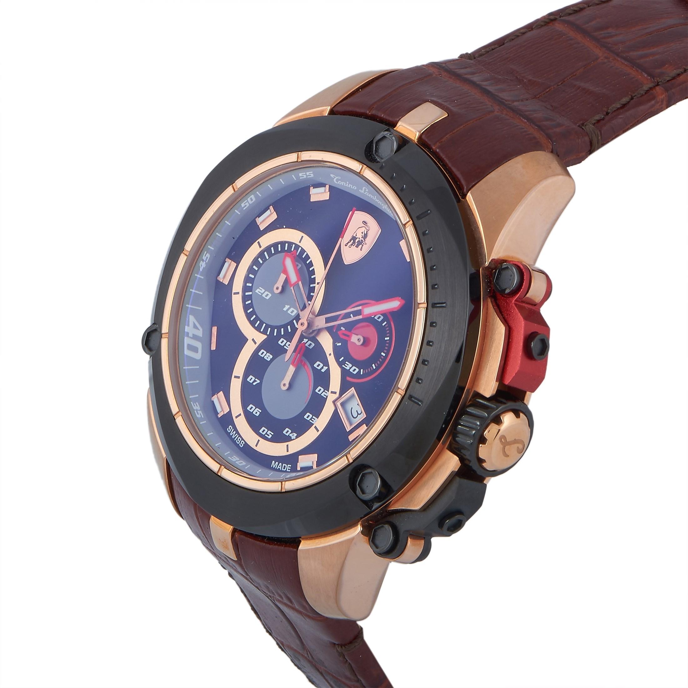 La montre Chronographe Steele Series, référence SW7802, est dotée d'un boîtier en acier inoxydable plaqué or rose et d'une lunette en acier inoxydable plaqué noir. Le boîtier mesure 45 mm de diamètre et est étanche à 100 mètres. Elle est montée sur