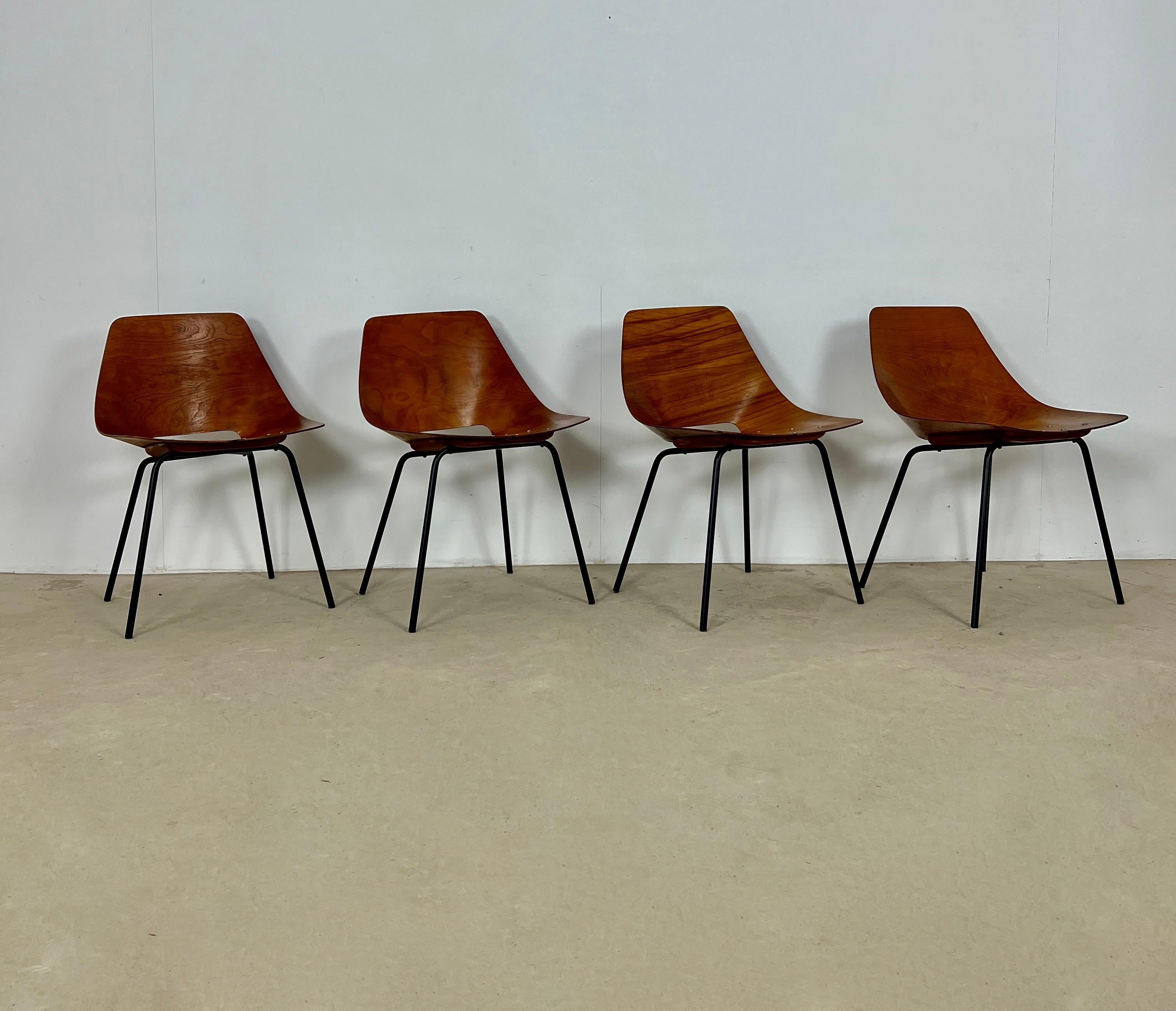 Set of 4 chairs in wood and metal in black color. Stamped Steiner under the seat. Wear due to time and age of the chairs. Seat height: 44cm