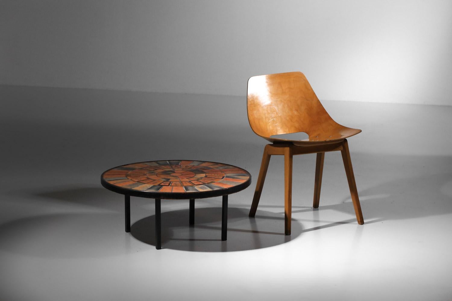 Tonneau-Stuhl von Pierre Guariche aus den 60er Jahren in Massivholz im Angebot 6