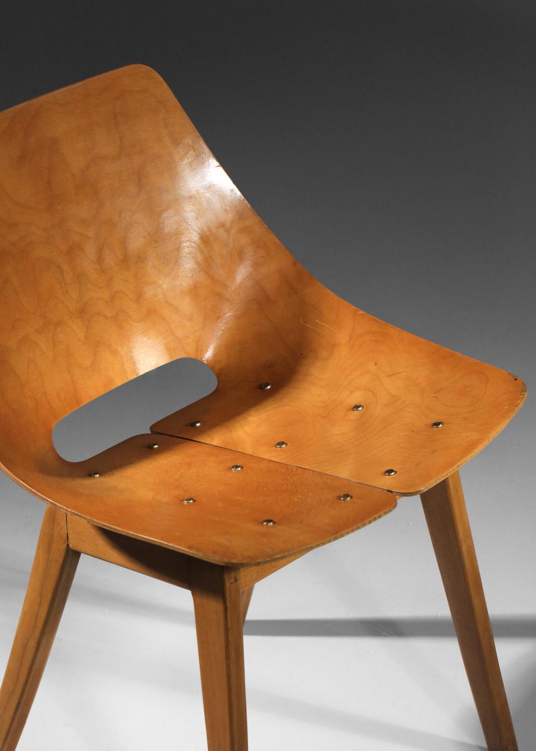Tonneau-Stuhl von Pierre Guariche aus den 60er Jahren in Massivholz im Zustand „Relativ gut“ im Angebot in Ternay, Auvergne-Rhône-Alpes
