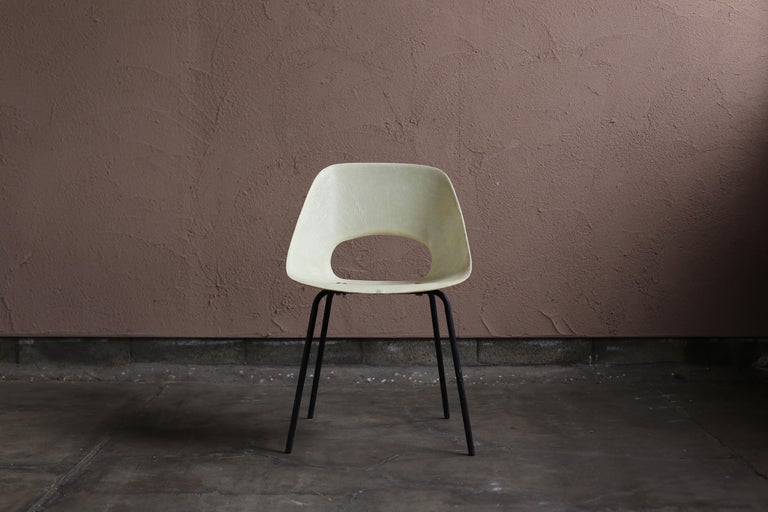 French “Tonneau” Fiberglass Chair by Pierre Guariche For Sale