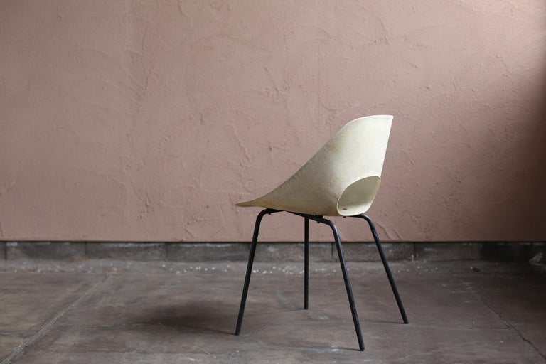 “Tonneau” Fiberglass Chair by Pierre Guariche In Good Condition For Sale In Sammushi, JP