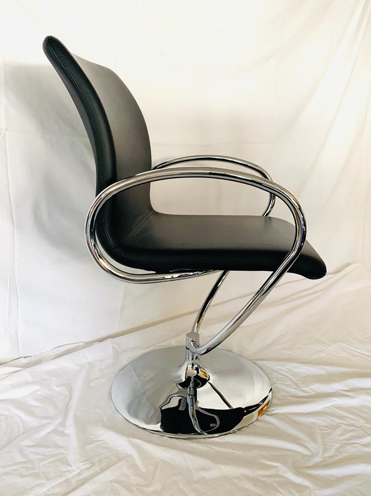 XXIe siècle et contemporain Tonon Swivel Chair Dining Room Living Room Black Leather and stainless steel en vente