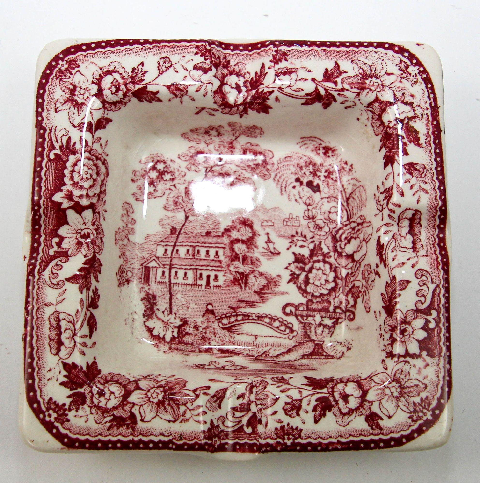 Tonquin Red Pink by ROYAL STAFFORDSHIRE by Clarice Cliff made in England Ashtray For Sale 5