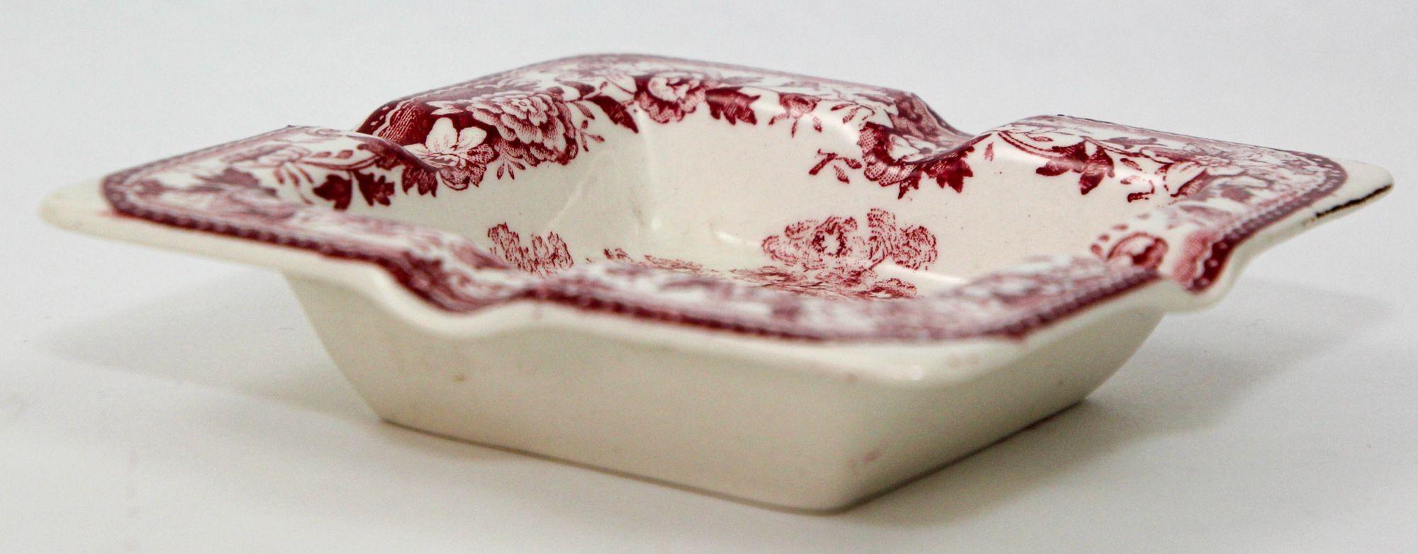 Tonquin Red Pink by ROYAL STAFFORDSHIRE by Clarice Cliff made in England Ashtray For Sale 7