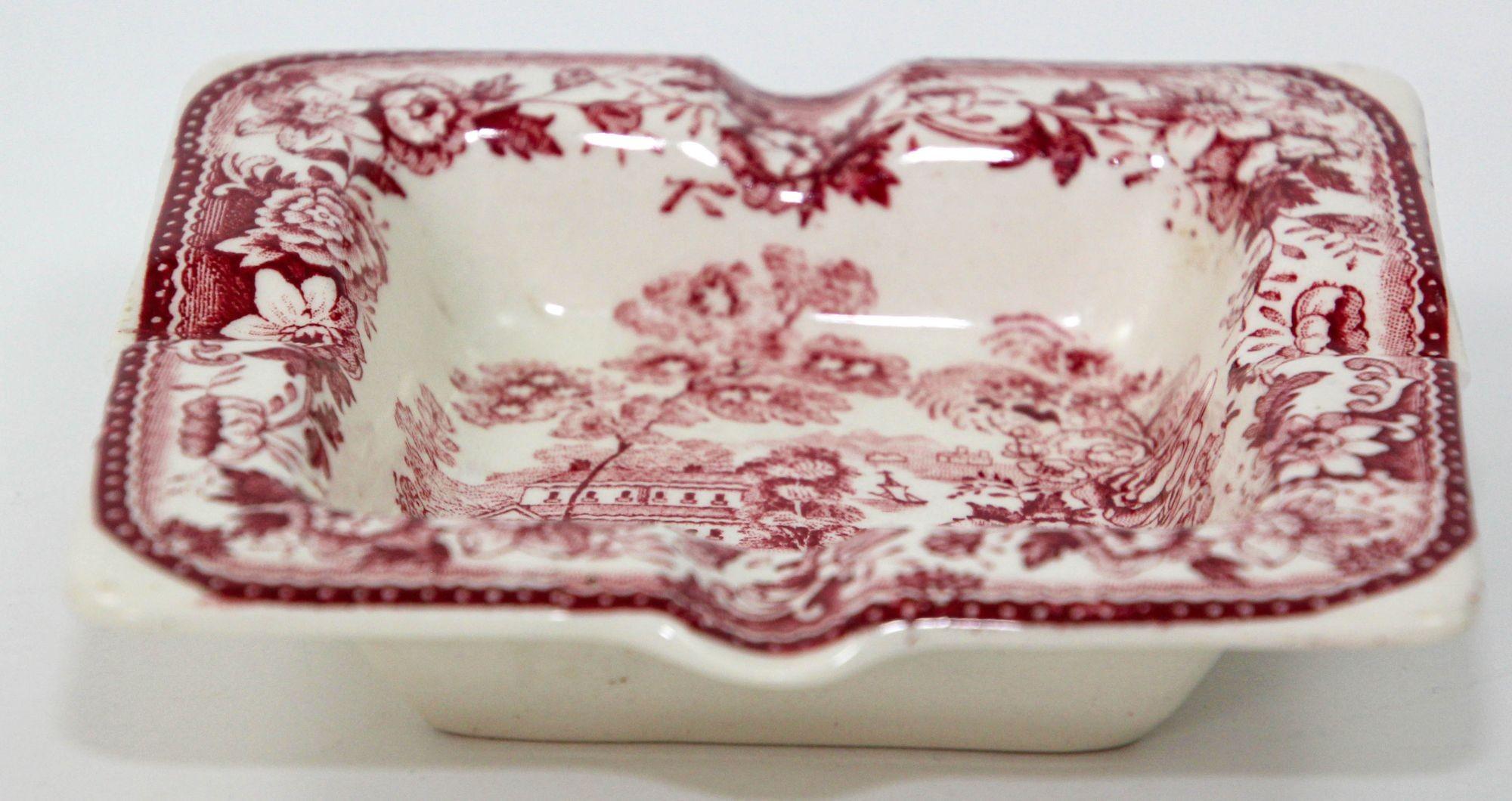 20th Century Tonquin Red Pink by ROYAL STAFFORDSHIRE by Clarice Cliff made in England Ashtray For Sale