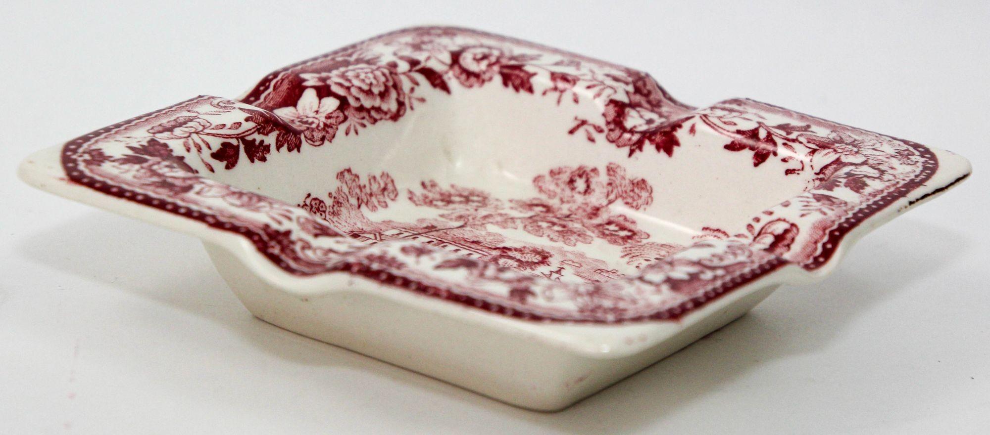 Ceramic Tonquin Red Pink by ROYAL STAFFORDSHIRE by Clarice Cliff made in England Ashtray For Sale