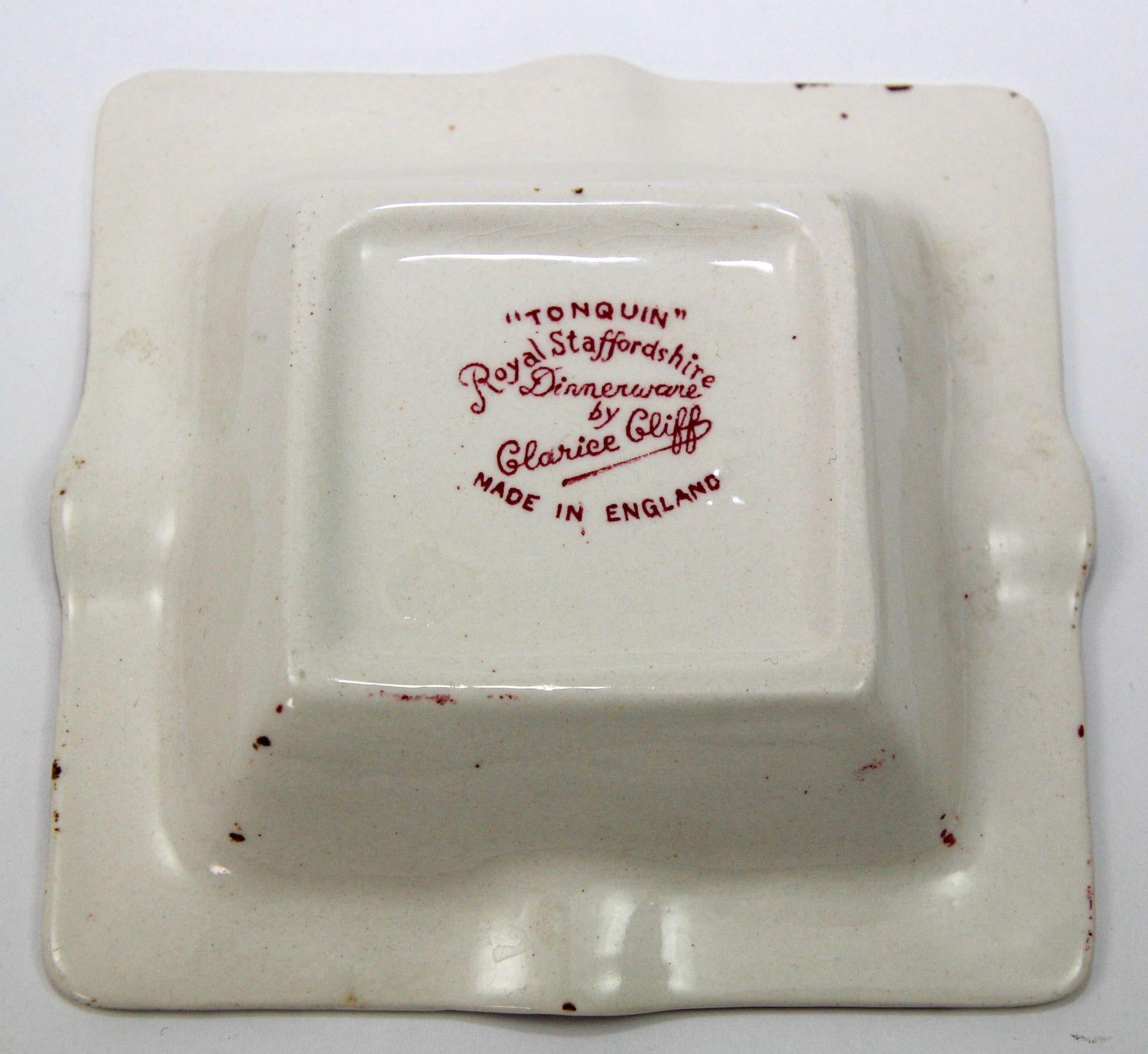 Tonquin Red Pink by ROYAL STAFFORDSHIRE by Clarice Cliff made in England Ashtray For Sale 2