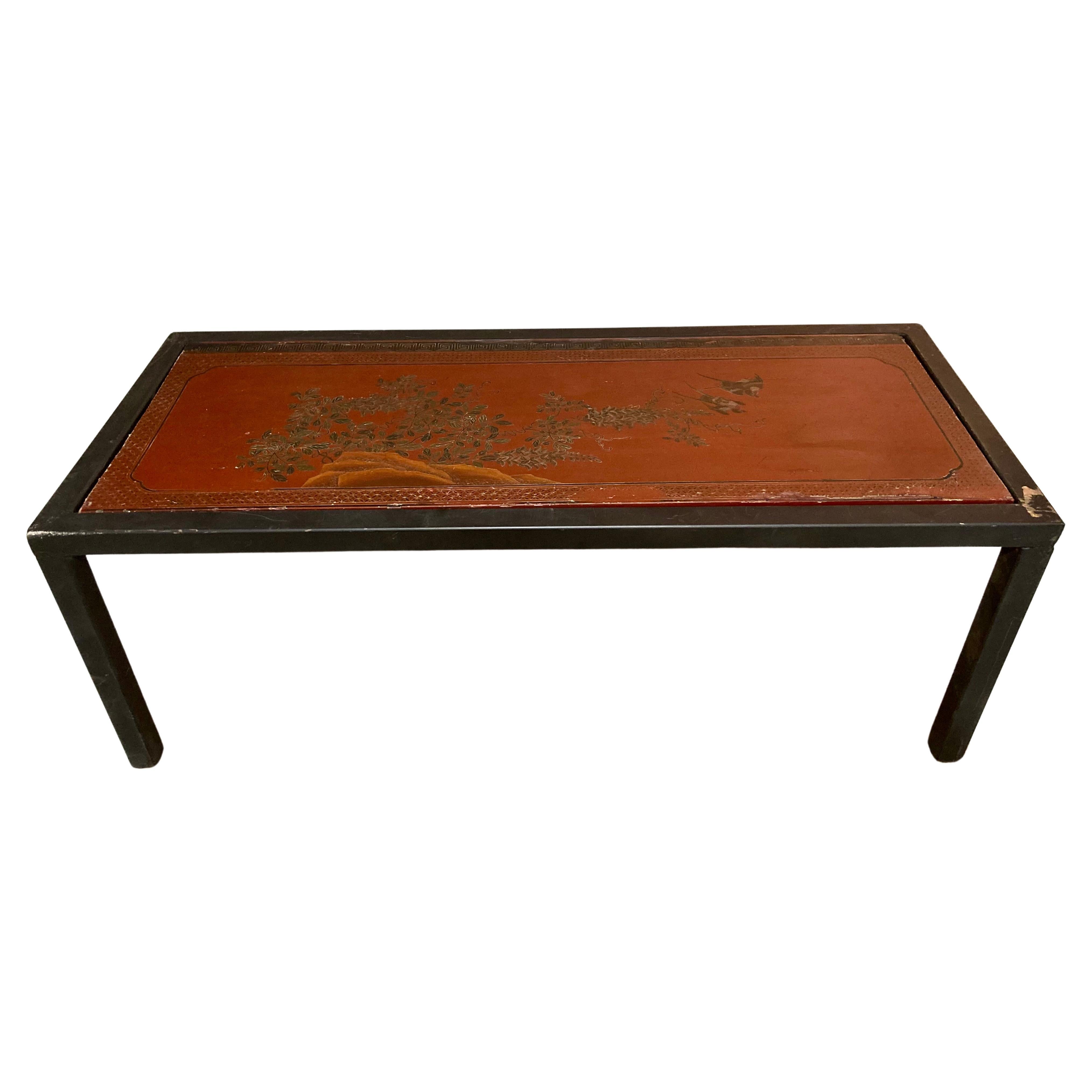 Tony Duquette table basse personnalisée avec panneau chinois encastré