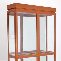 Vitrine laquée avec portes en verre de Tony Duquette Studio A, USA