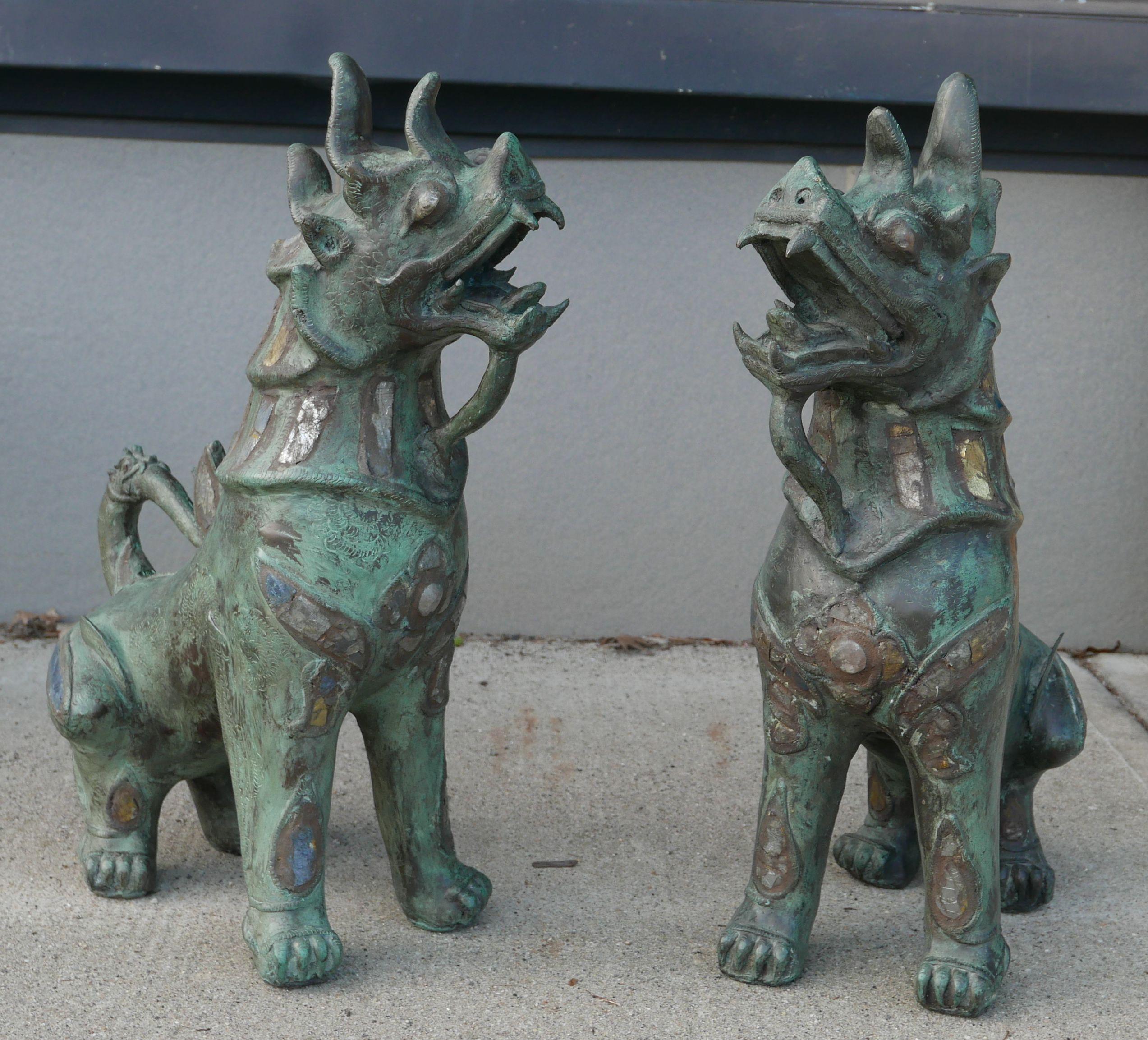 Tony Duquette Style Thai Bronze Foo Dogs Inset with Antique Mirrors and Agate In Good Condition In Kilmarnock, VA