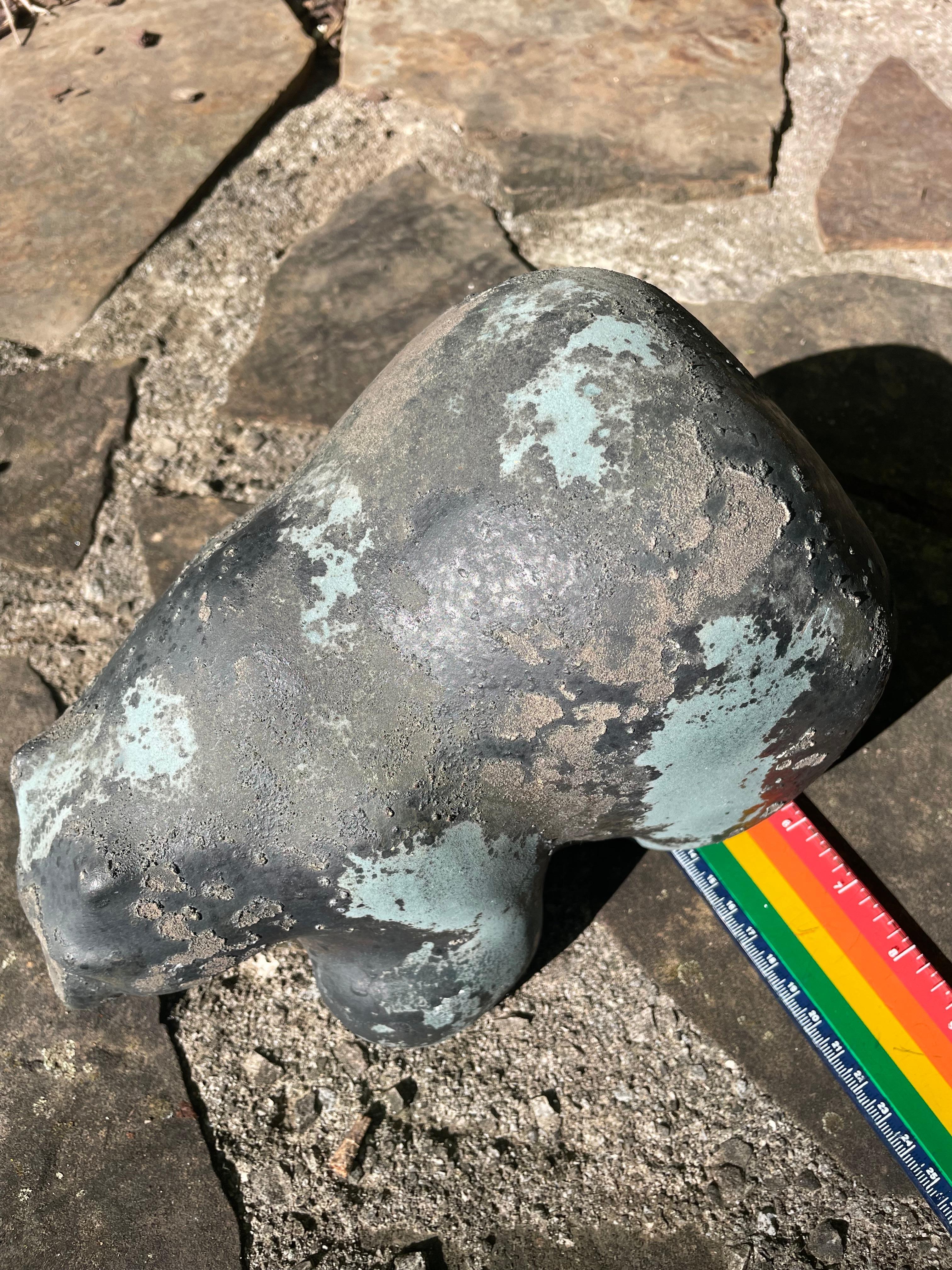 Americano Tony Evans Evans Studio Scultura di Orso in ceramica Raku in vendita