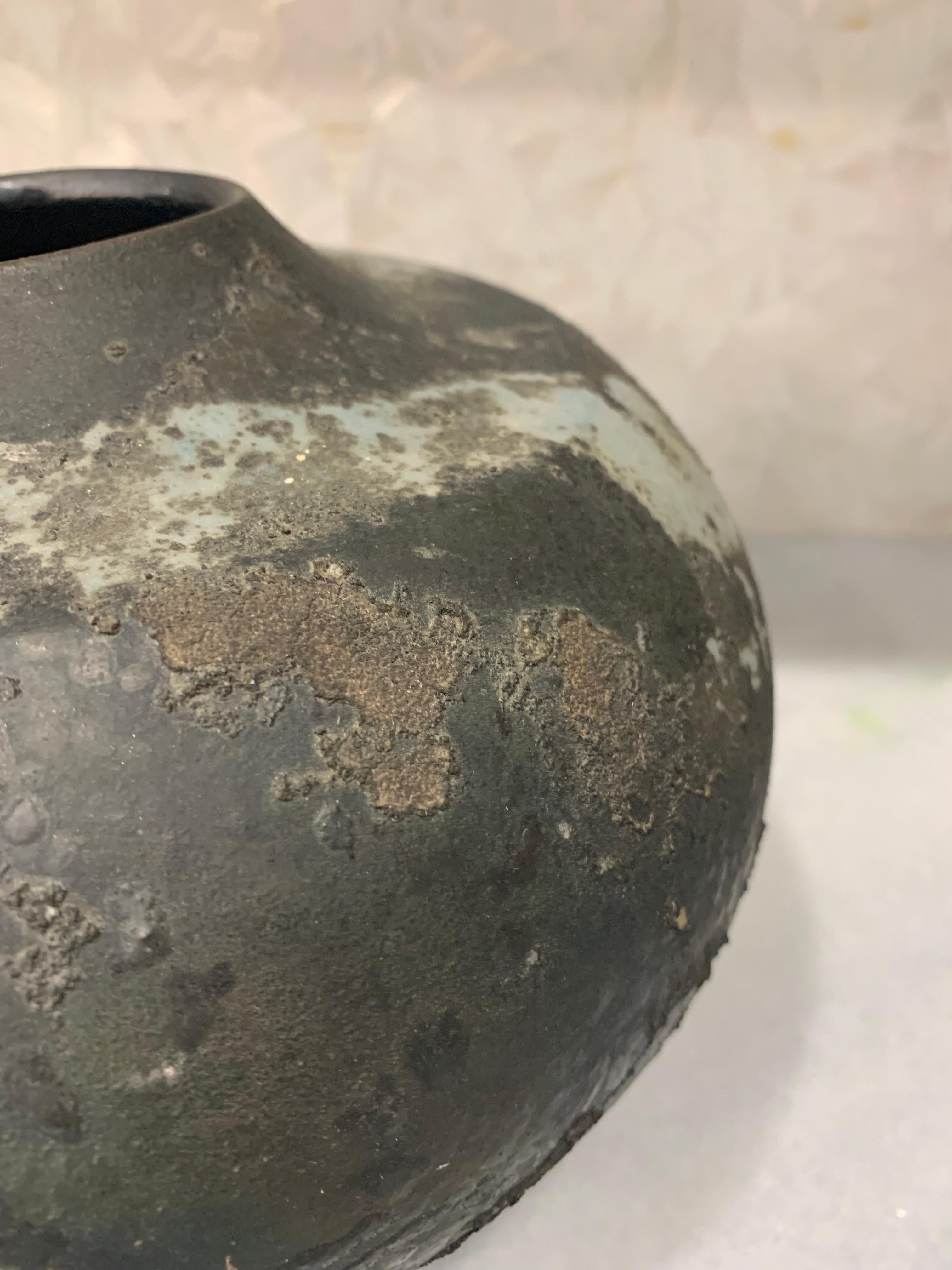 Tony Evans Large Raku Fired Vase In Good Condition In Boynton Beach, FL